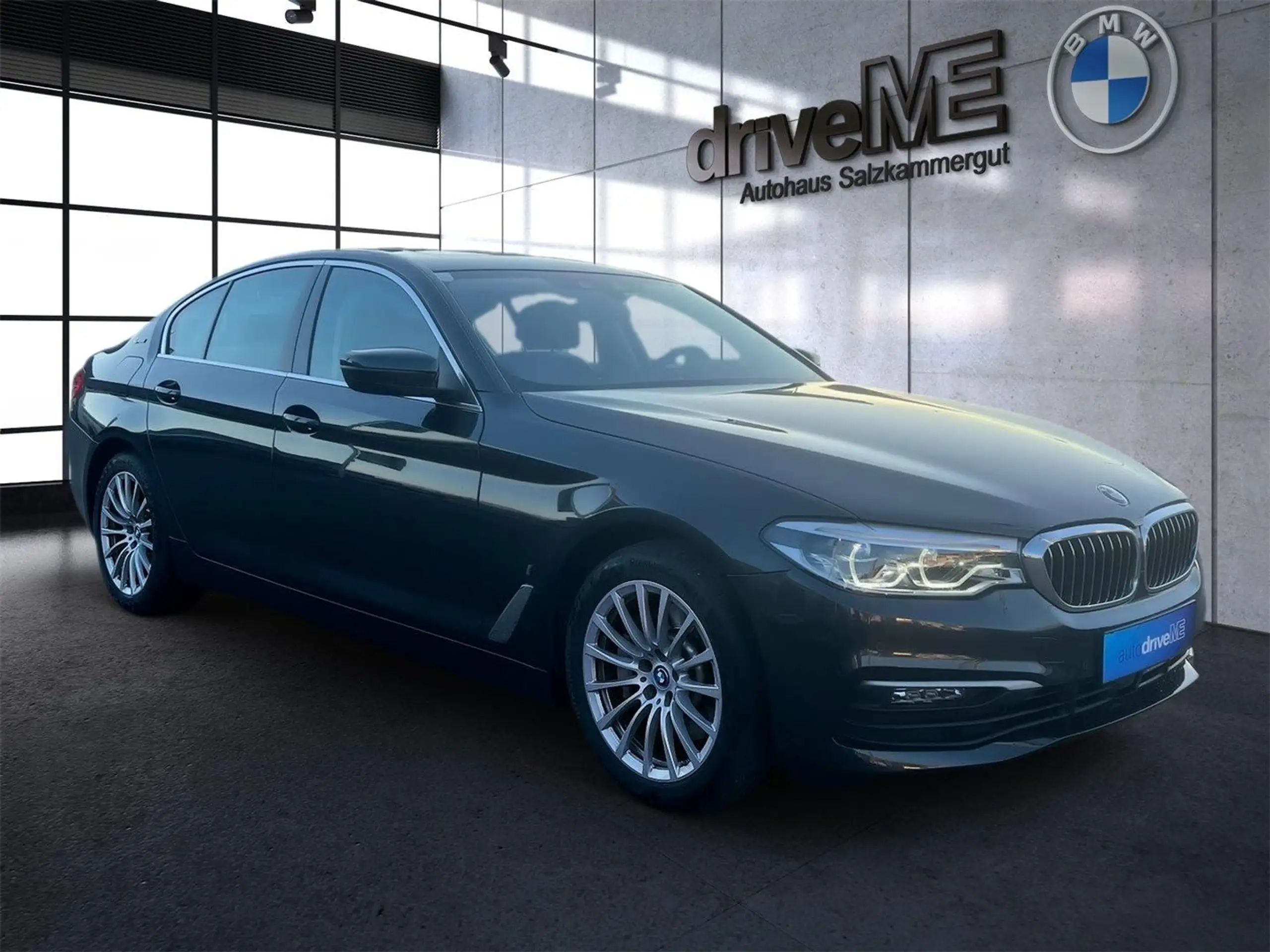 BMW - 530