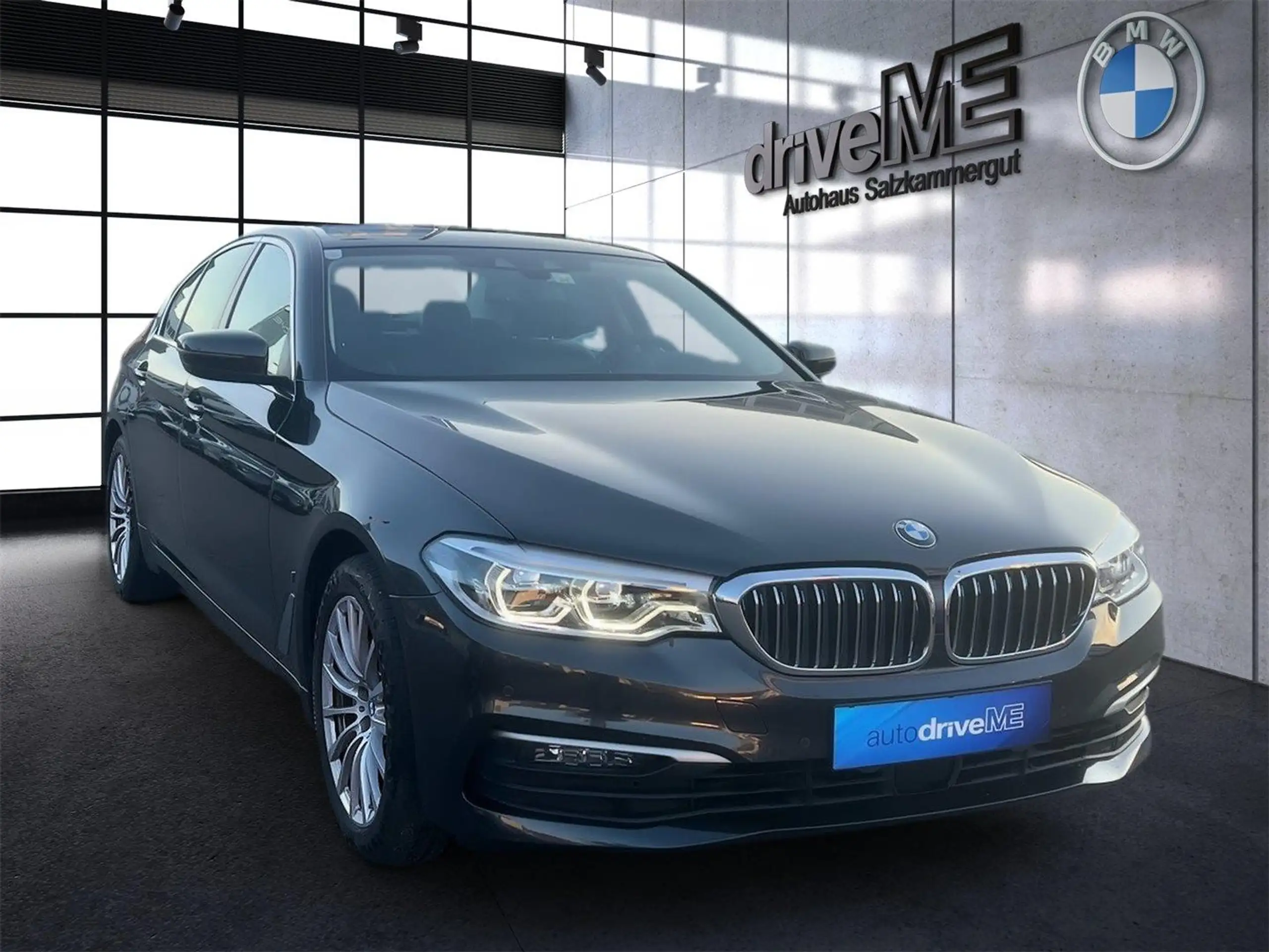 BMW - 530