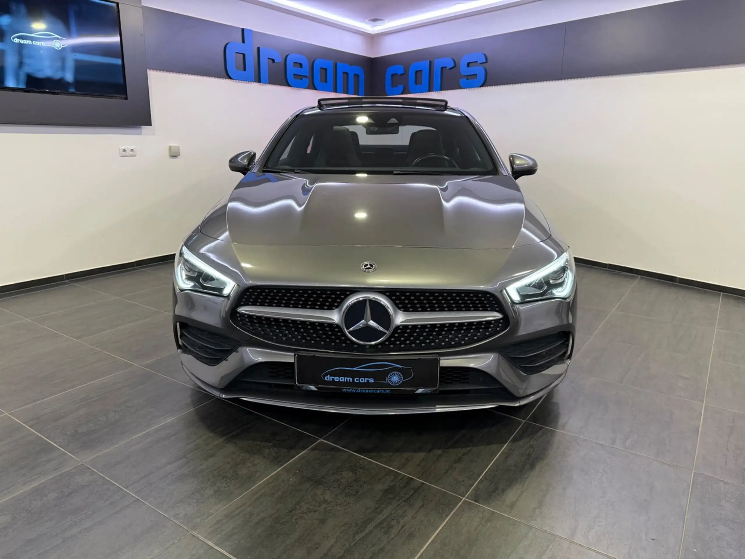 Mercedes-Benz - CLA 180