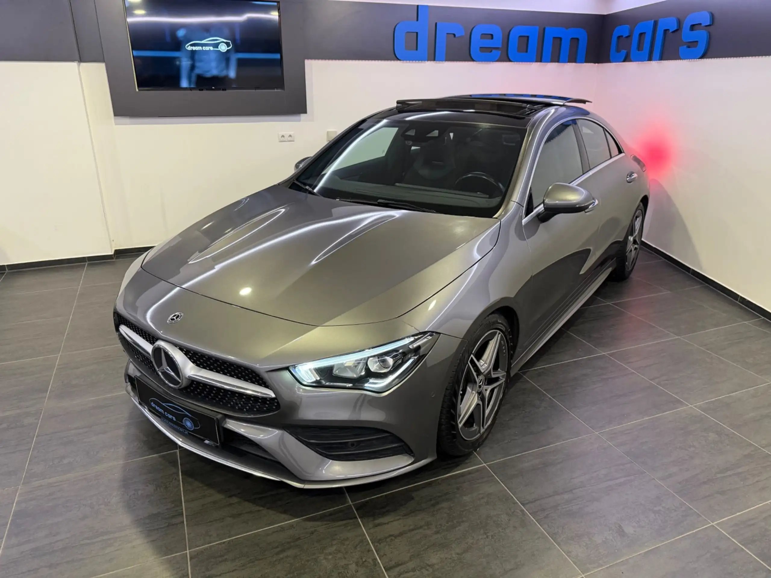 Mercedes-Benz - CLA 180