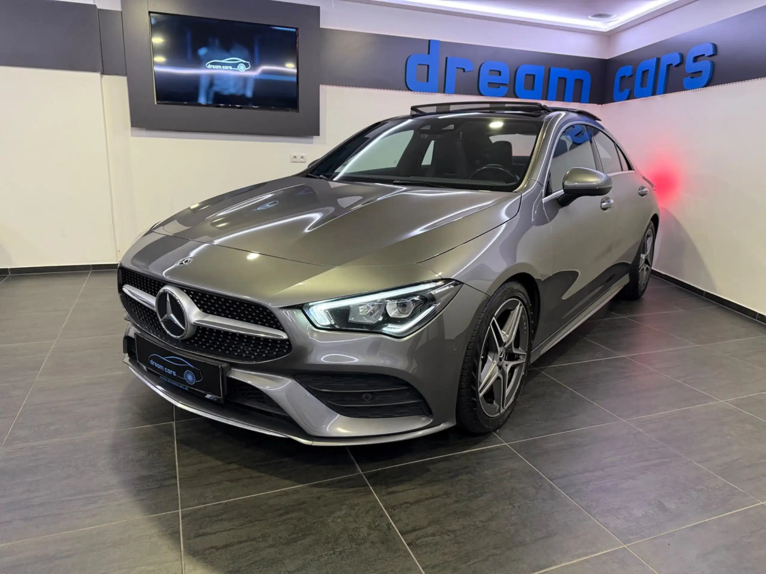 Mercedes-Benz - CLA 180