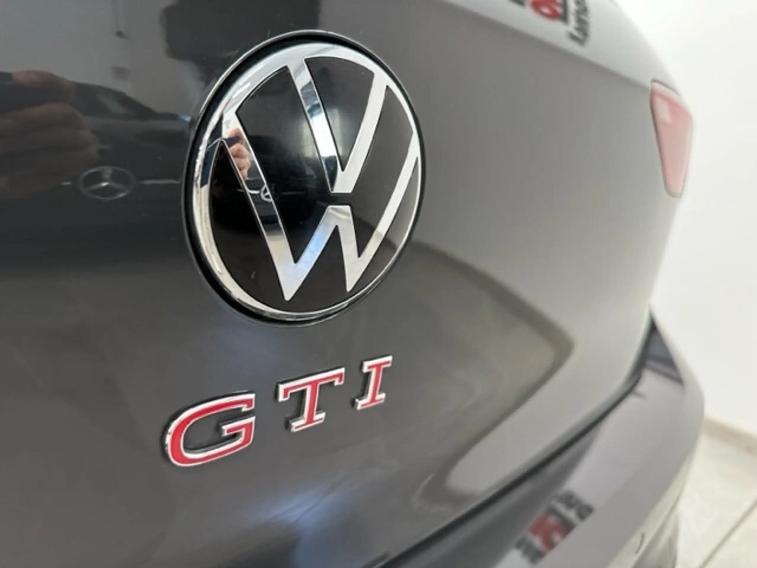 Volkswagen - Golf GTI