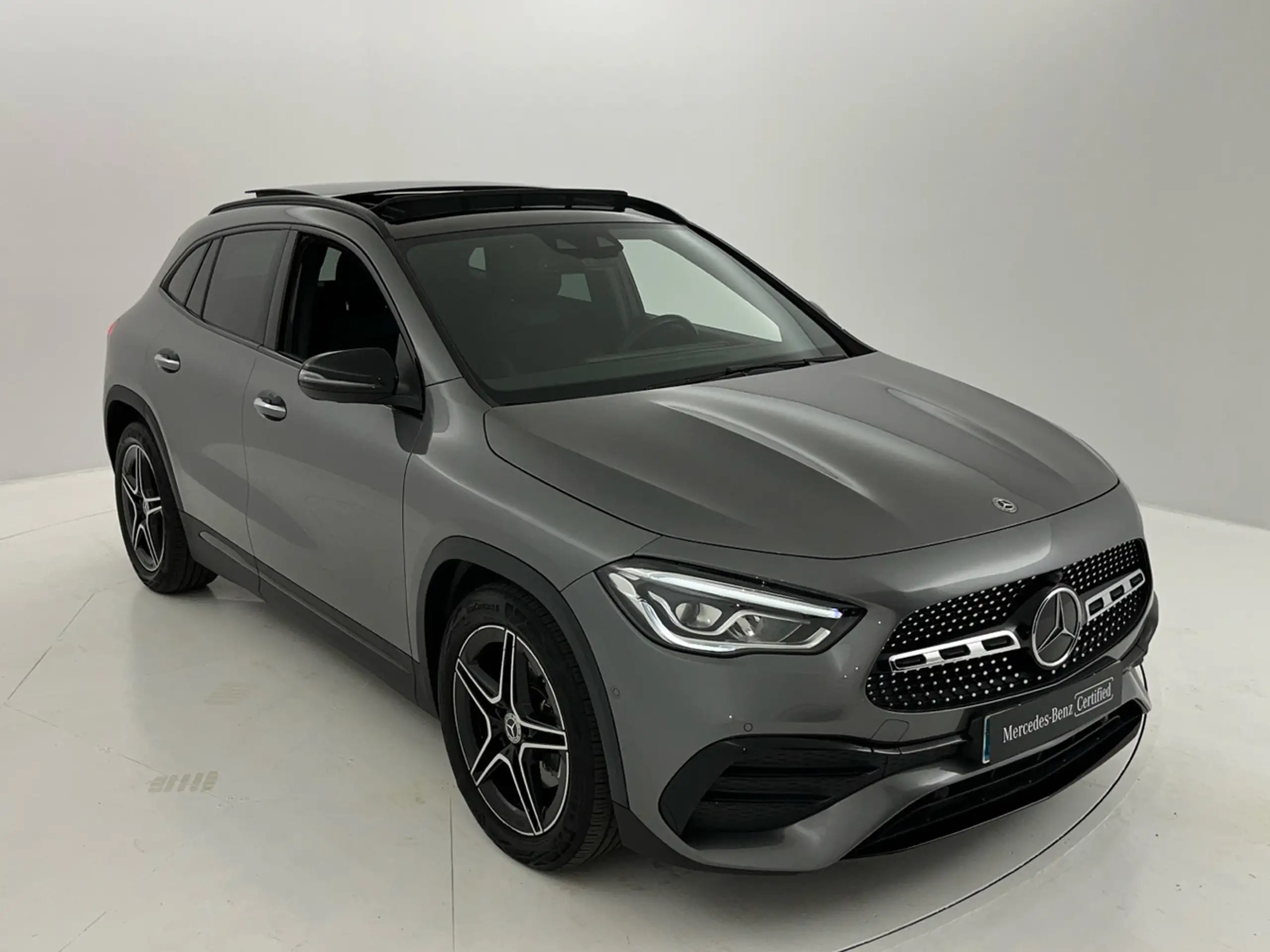 Mercedes-Benz - GLA 200