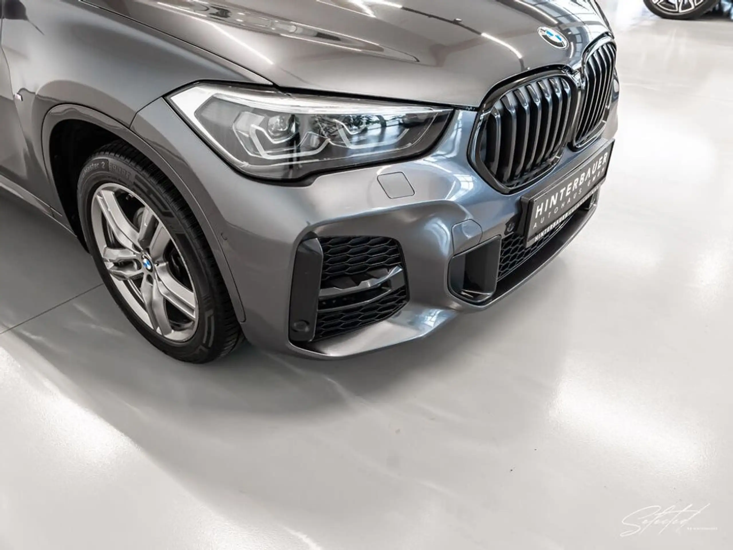 BMW - X1