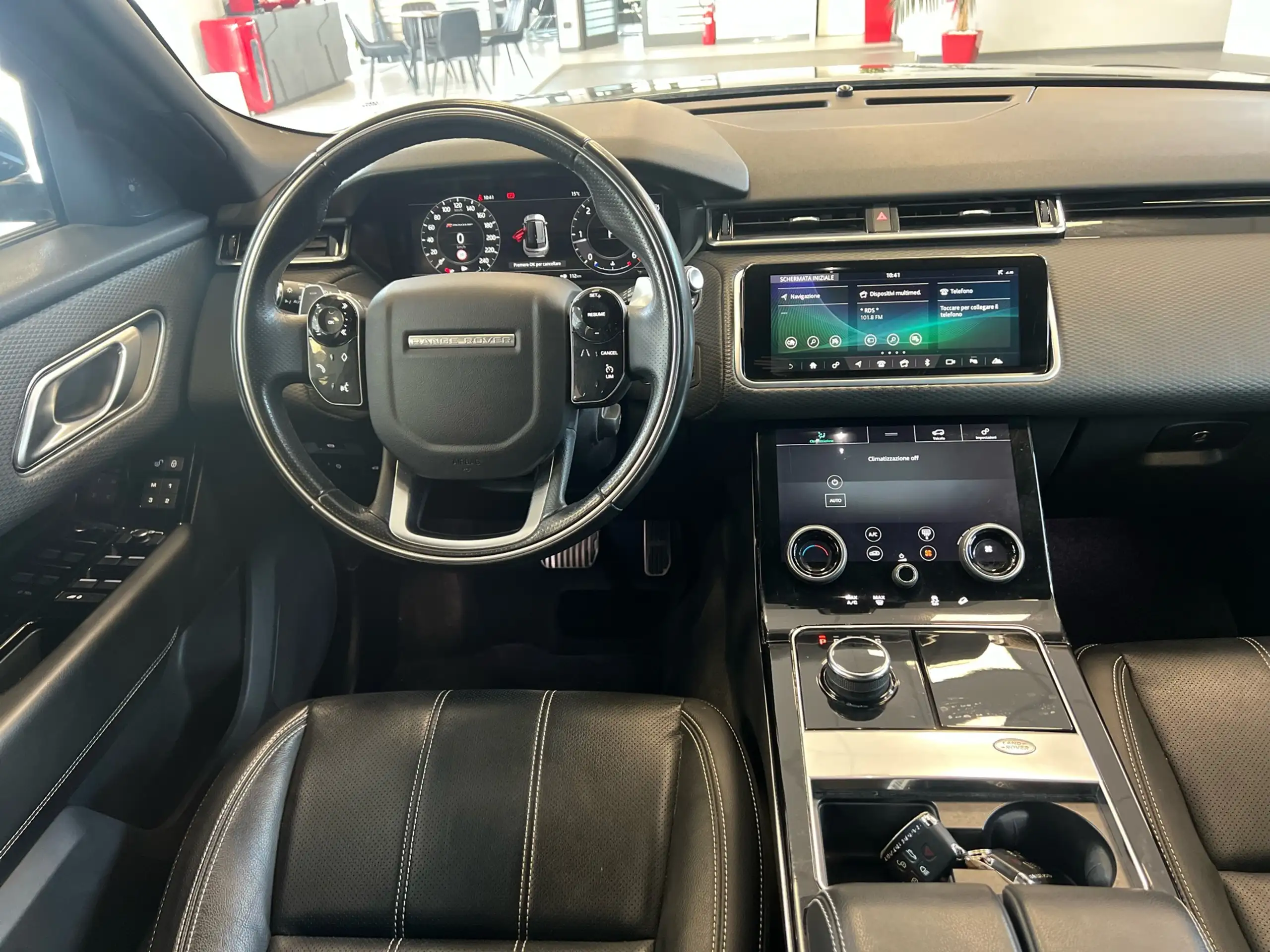 Land Rover - Range Rover Velar