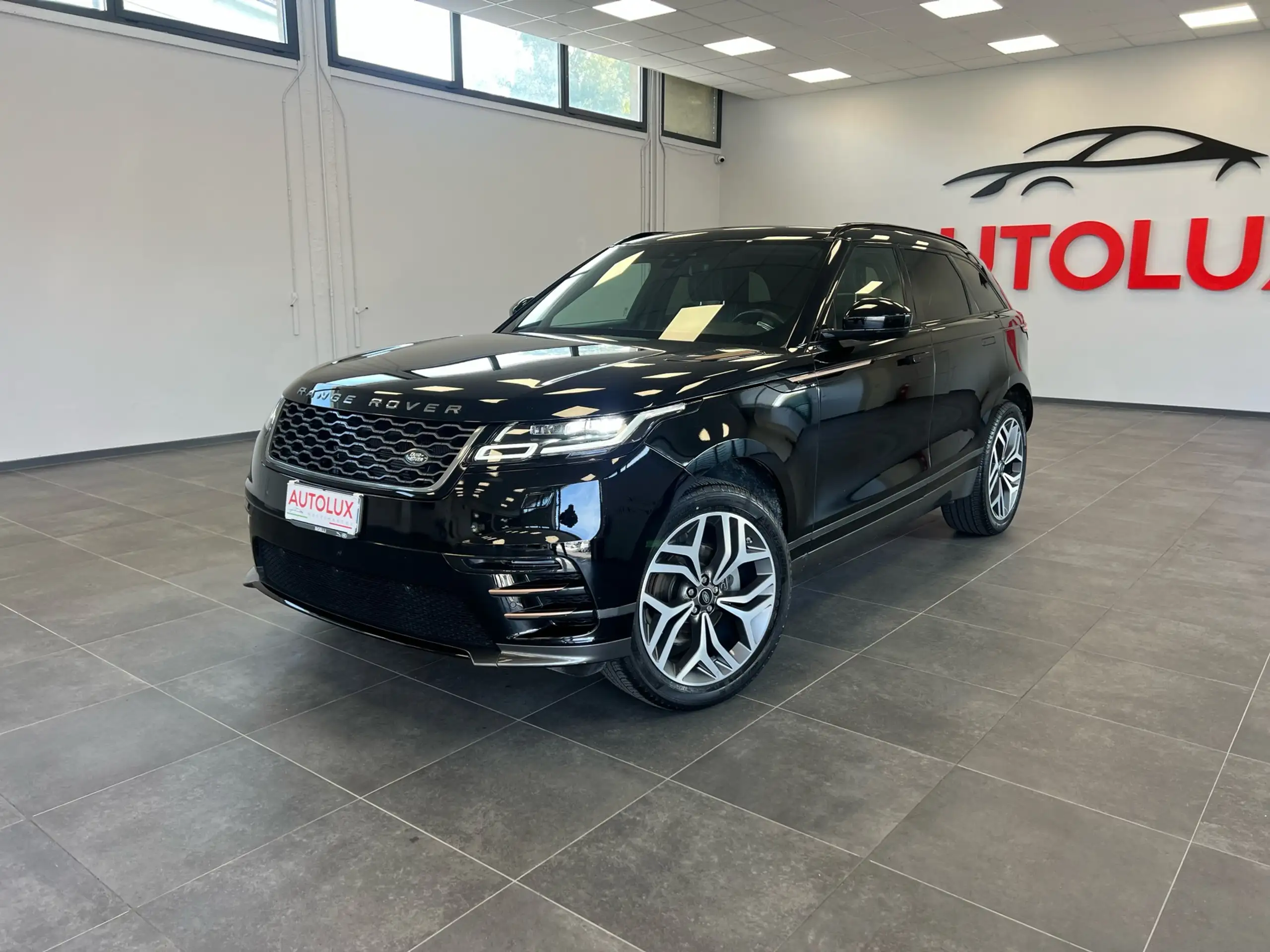 Land Rover - Range Rover Velar