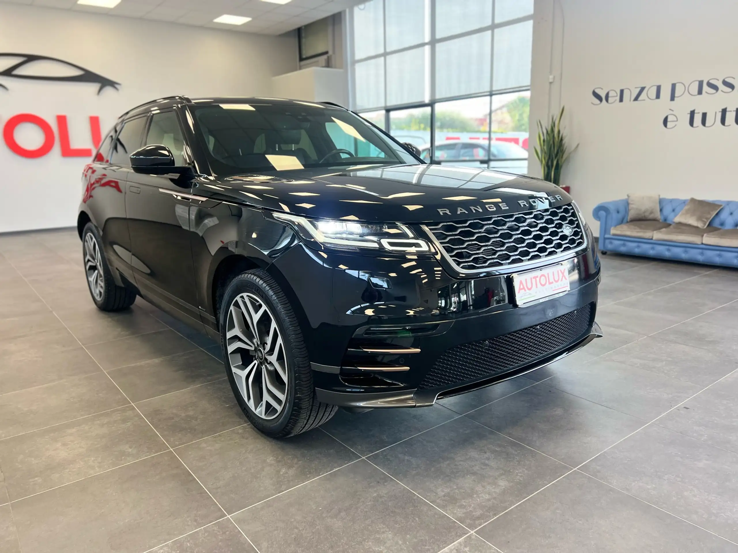 Land Rover - Range Rover Velar