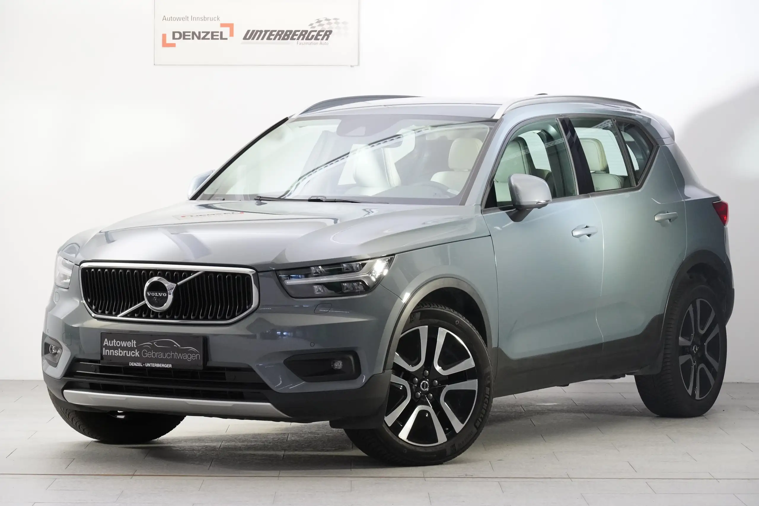 Volvo - XC40