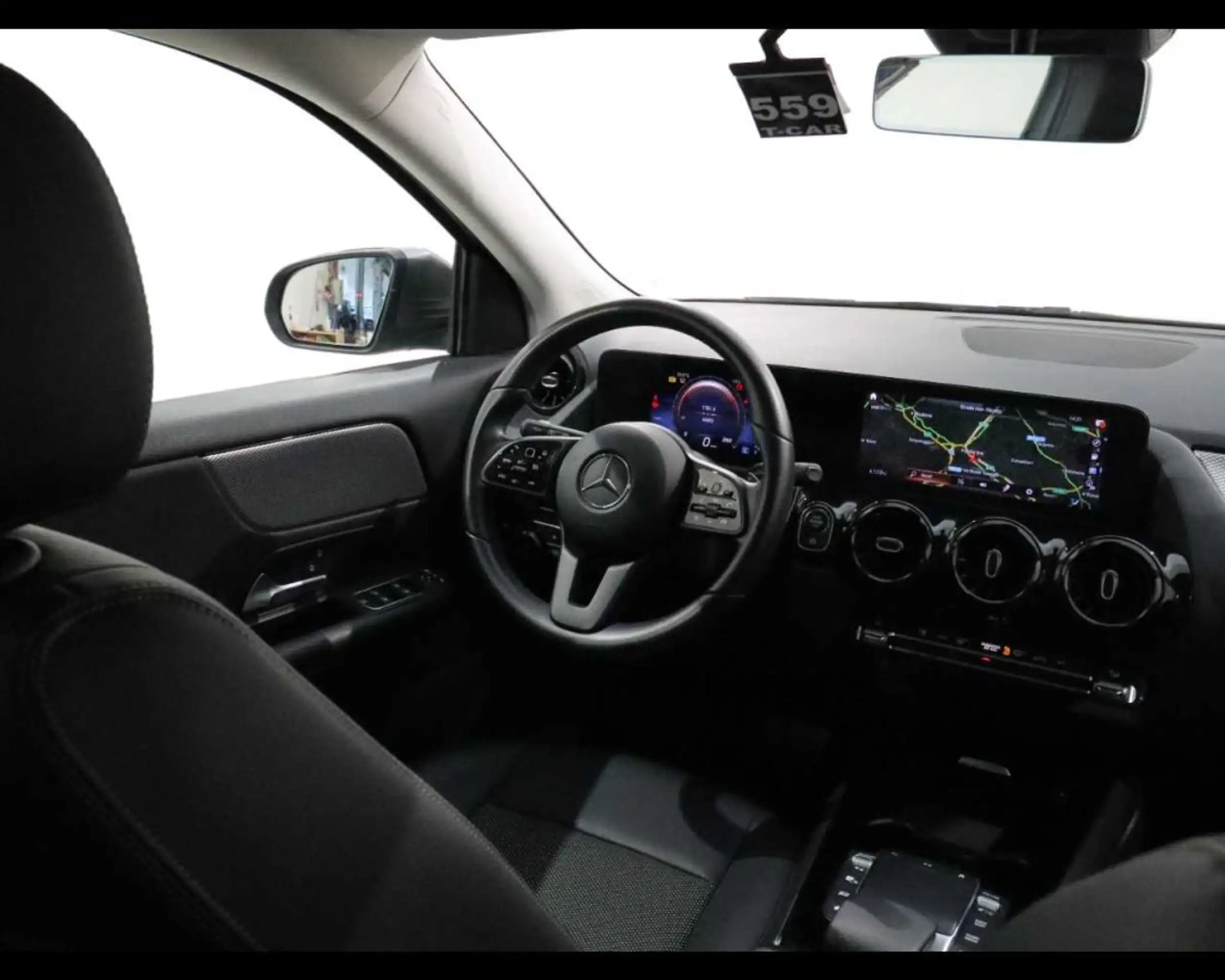 Mercedes-Benz - GLA 200