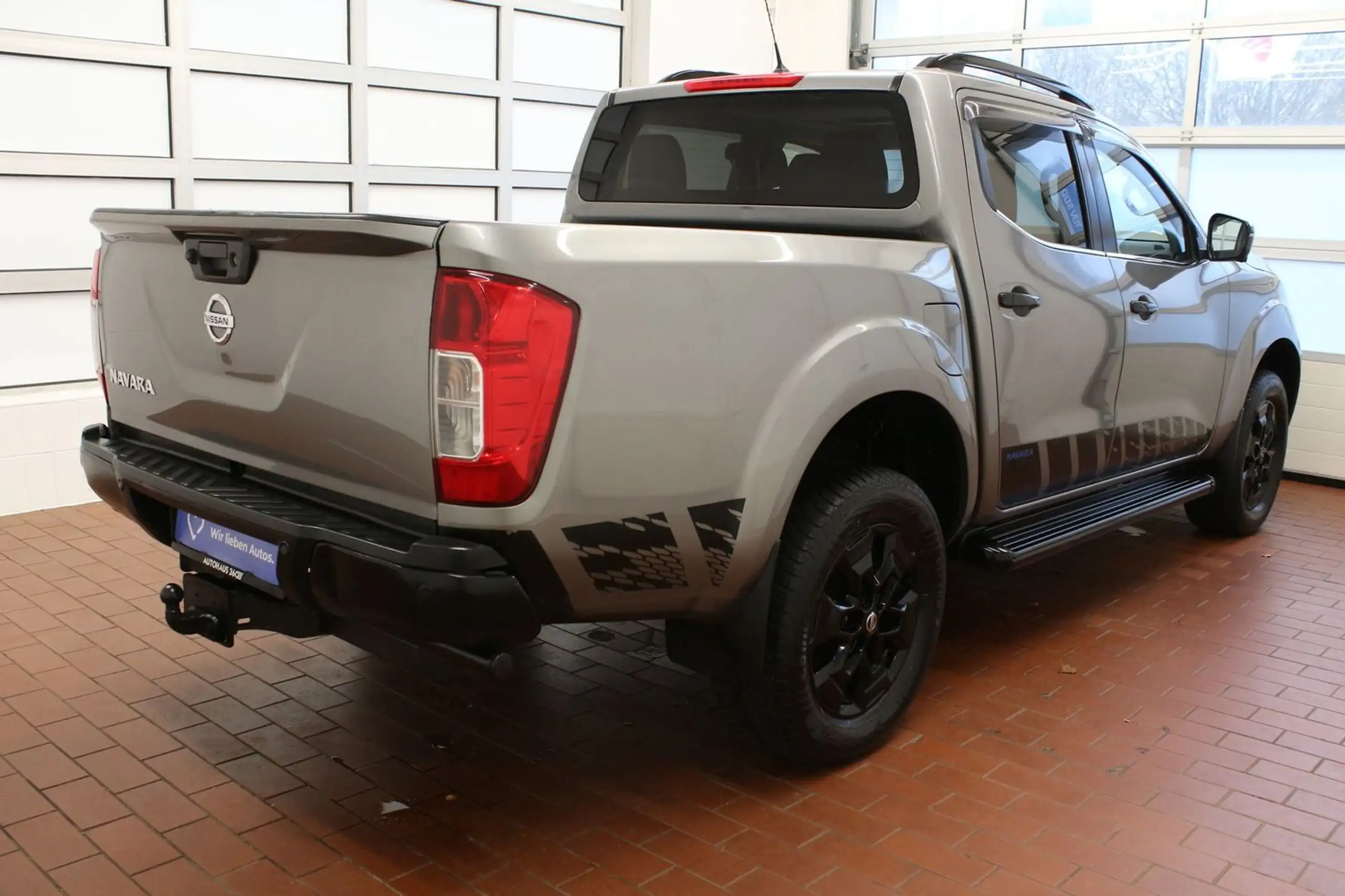 Nissan - Navara