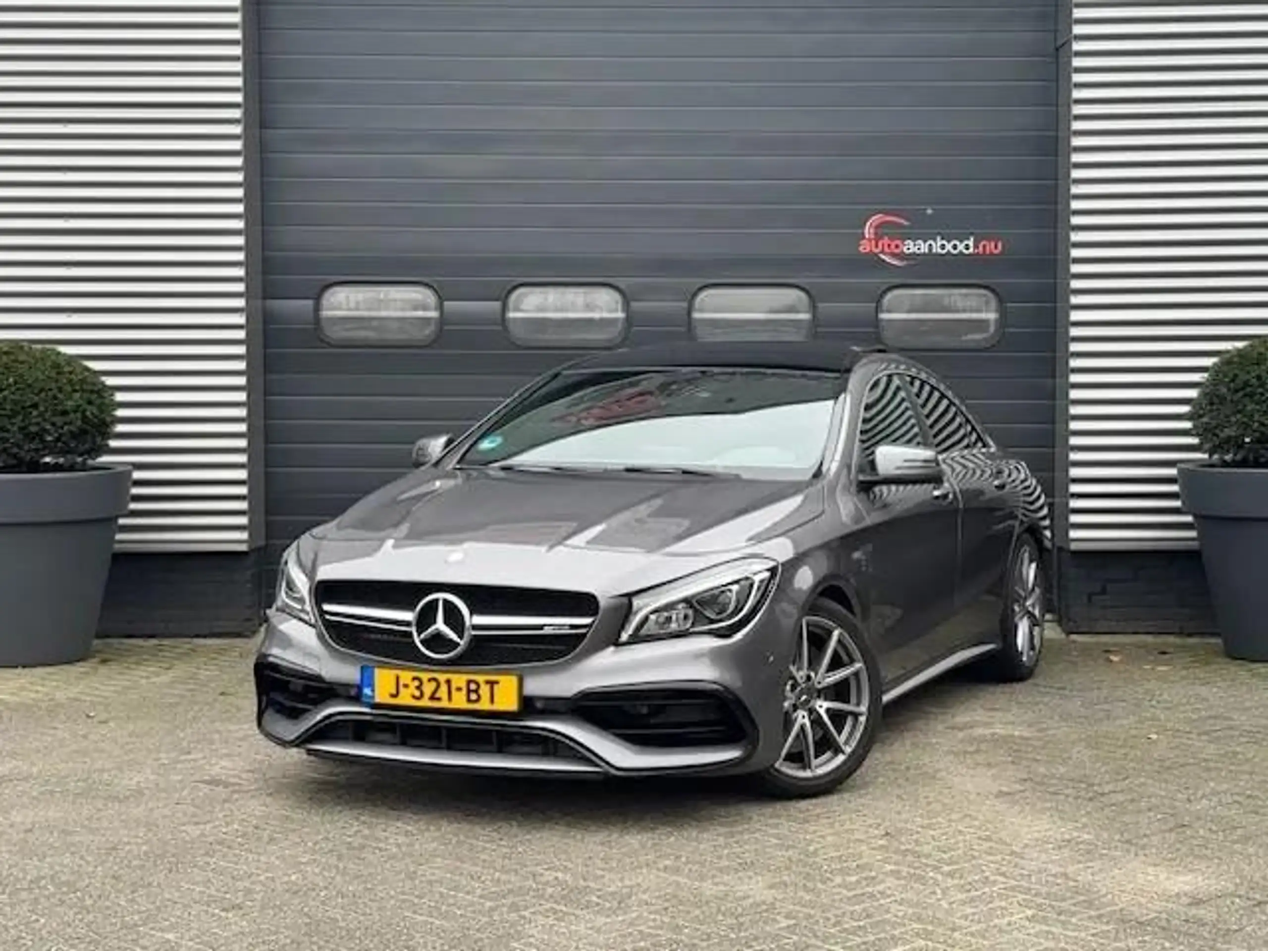 Mercedes-Benz - CLA 45 AMG