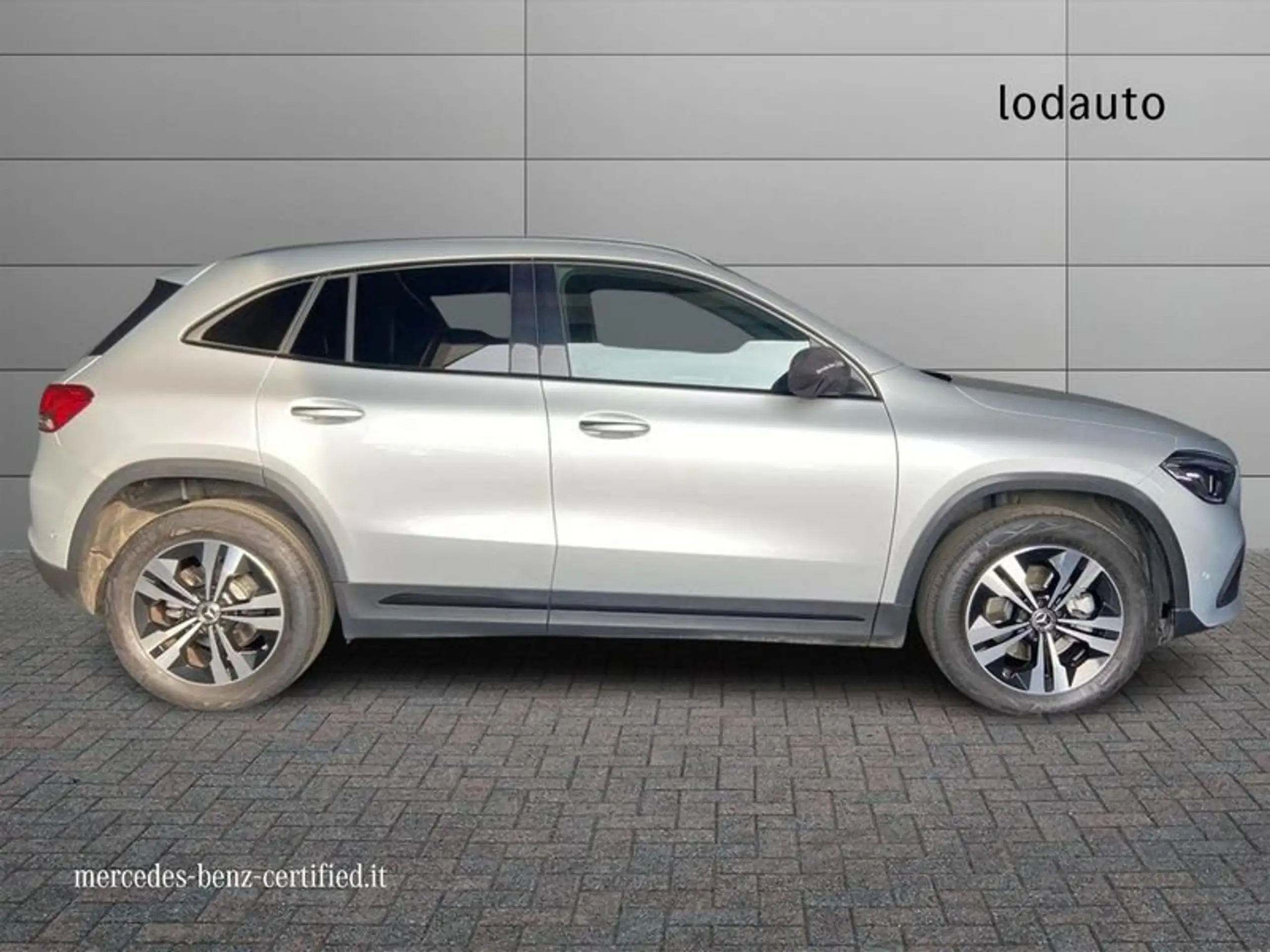 Mercedes-Benz - GLA 200