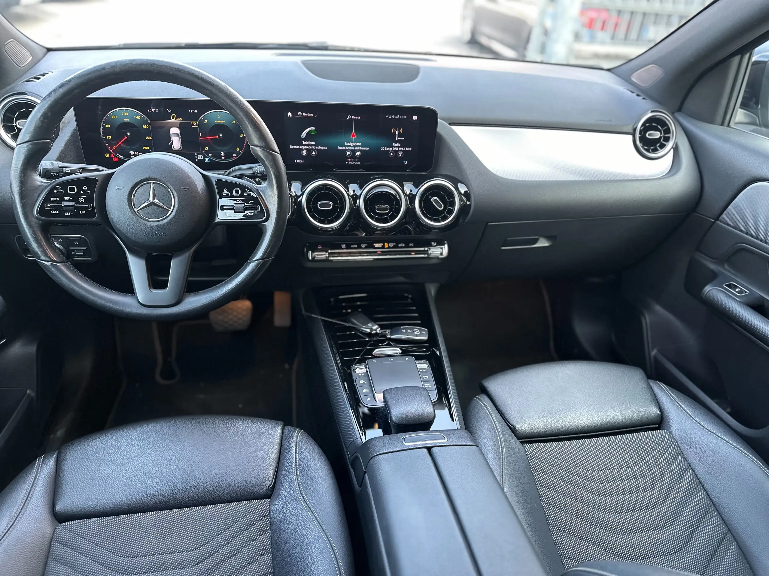 Mercedes-Benz - GLA 180