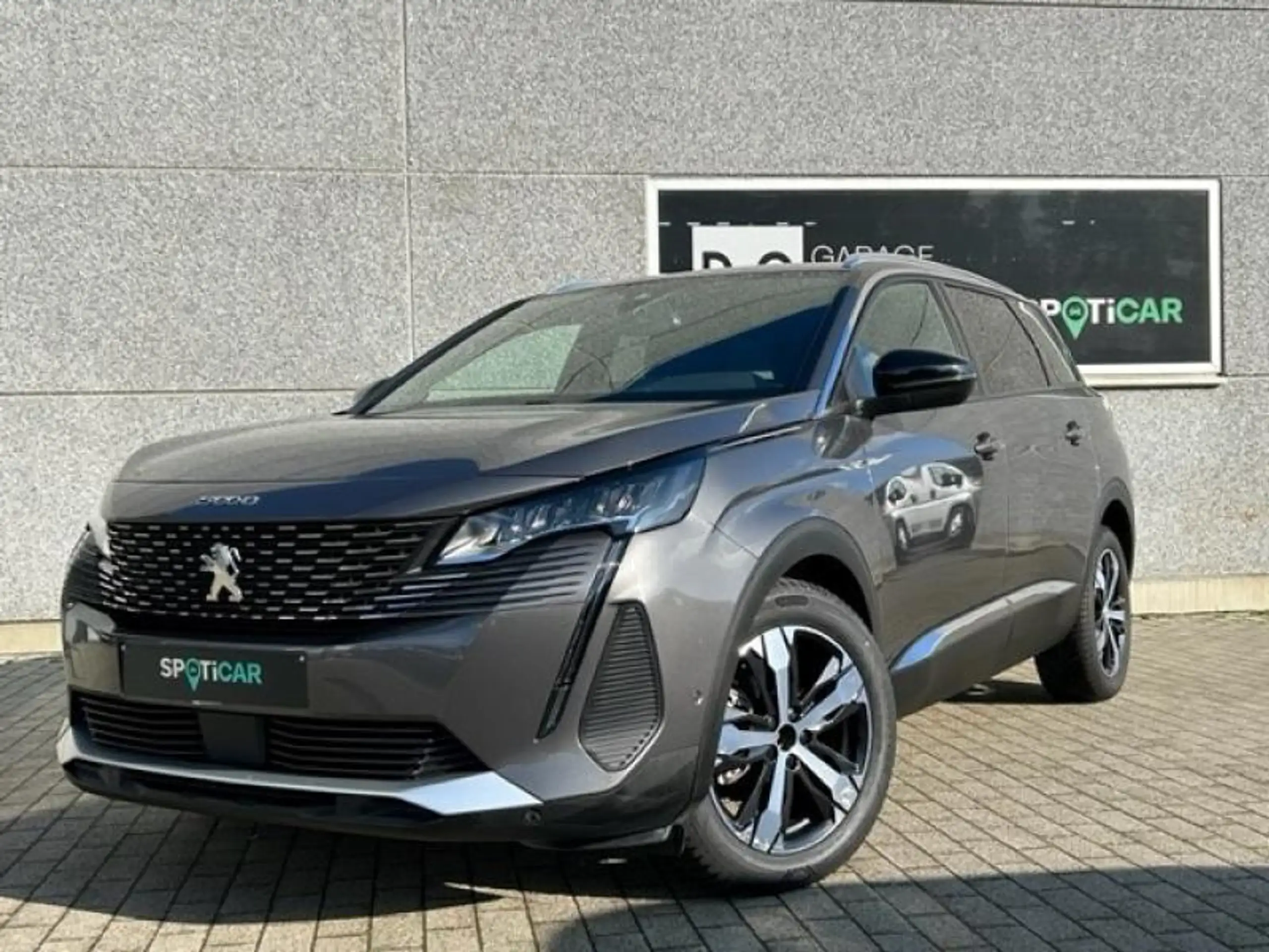 Peugeot - 5008