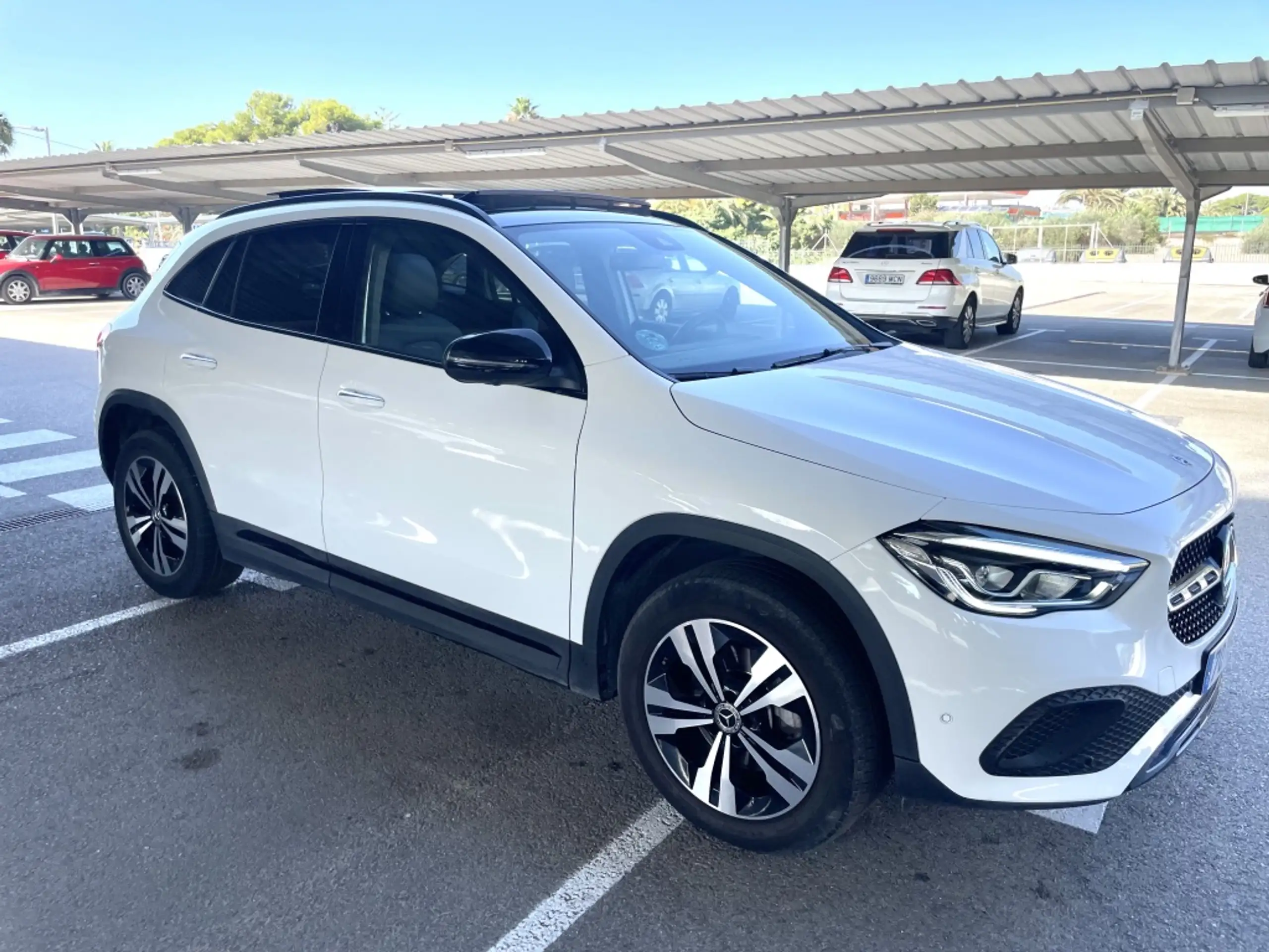 Mercedes-Benz - GLA 200