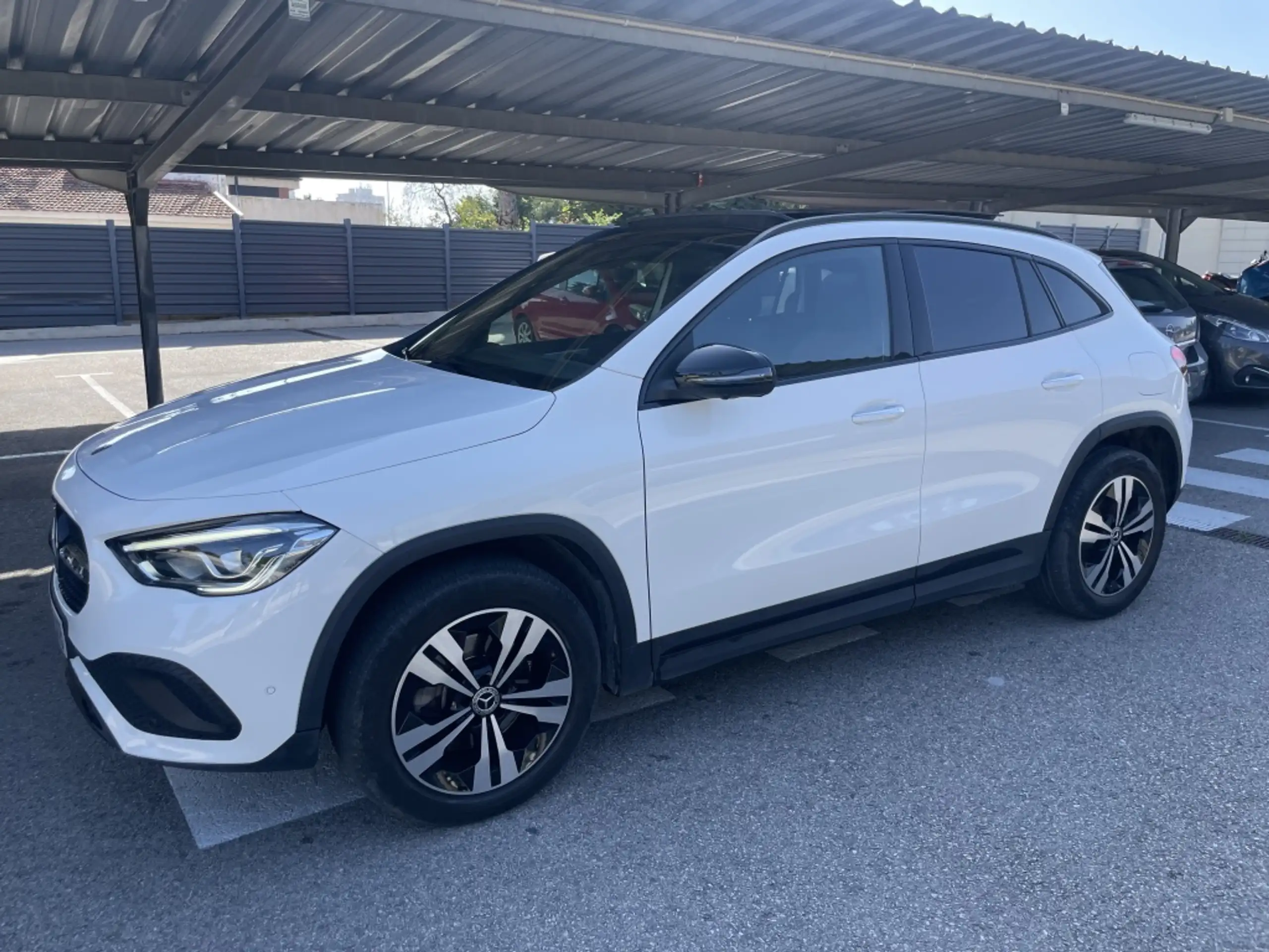 Mercedes-Benz - GLA 200