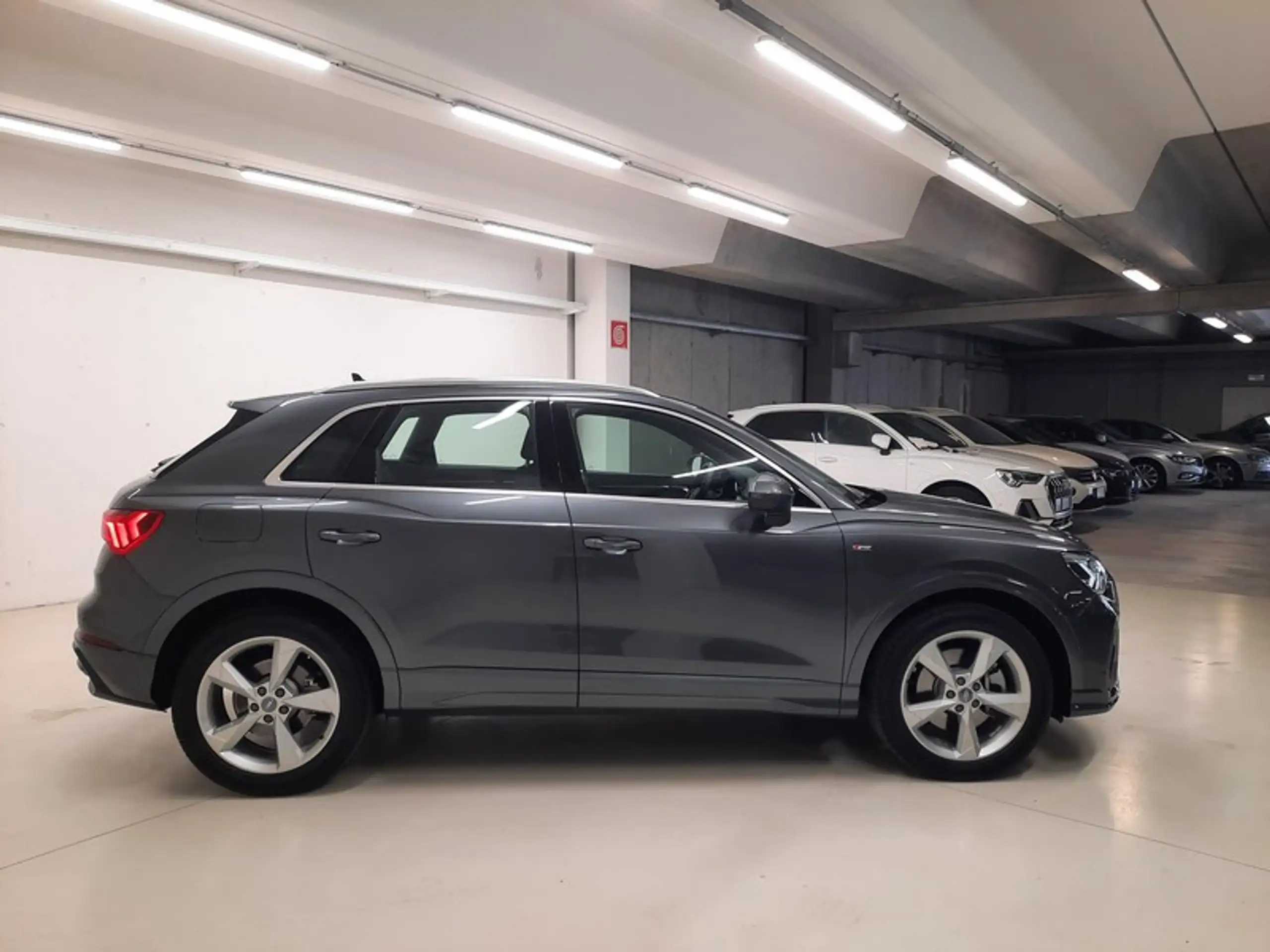 Audi - Q3