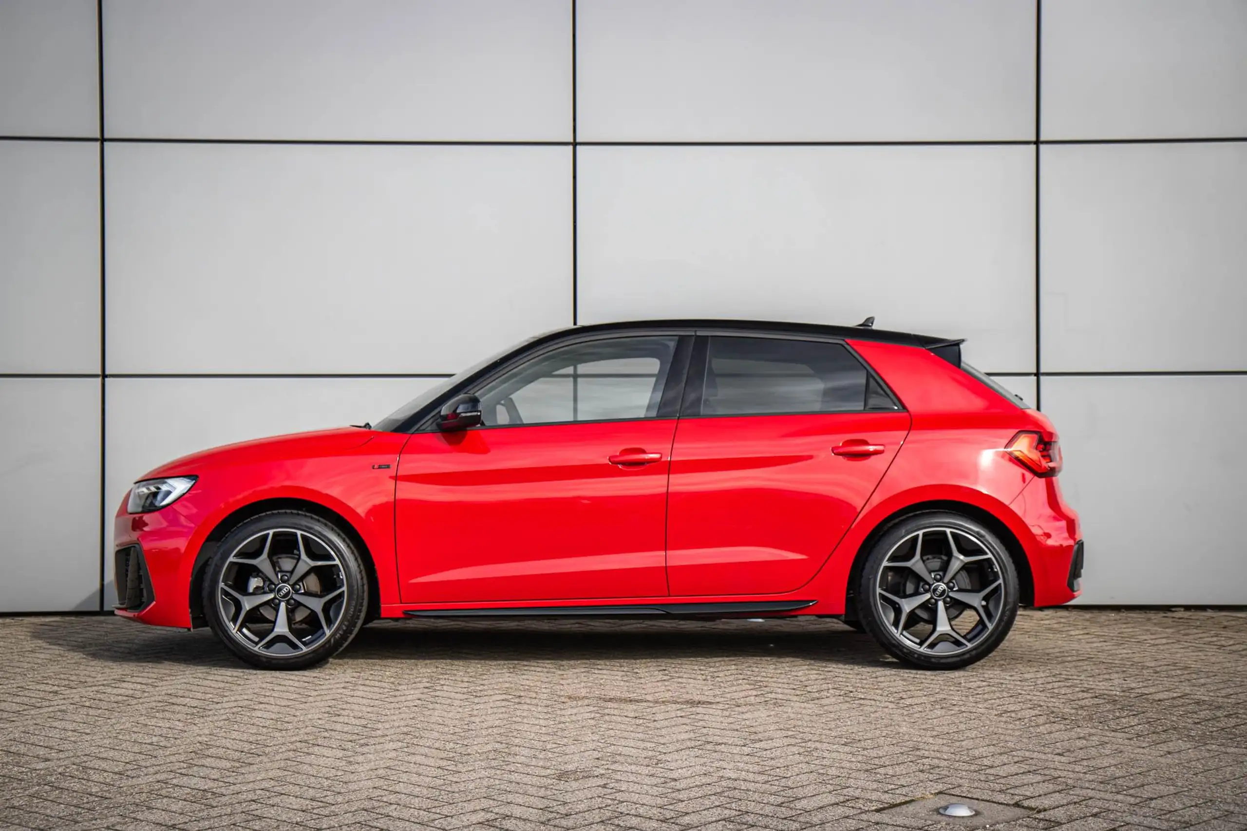 Audi - A1