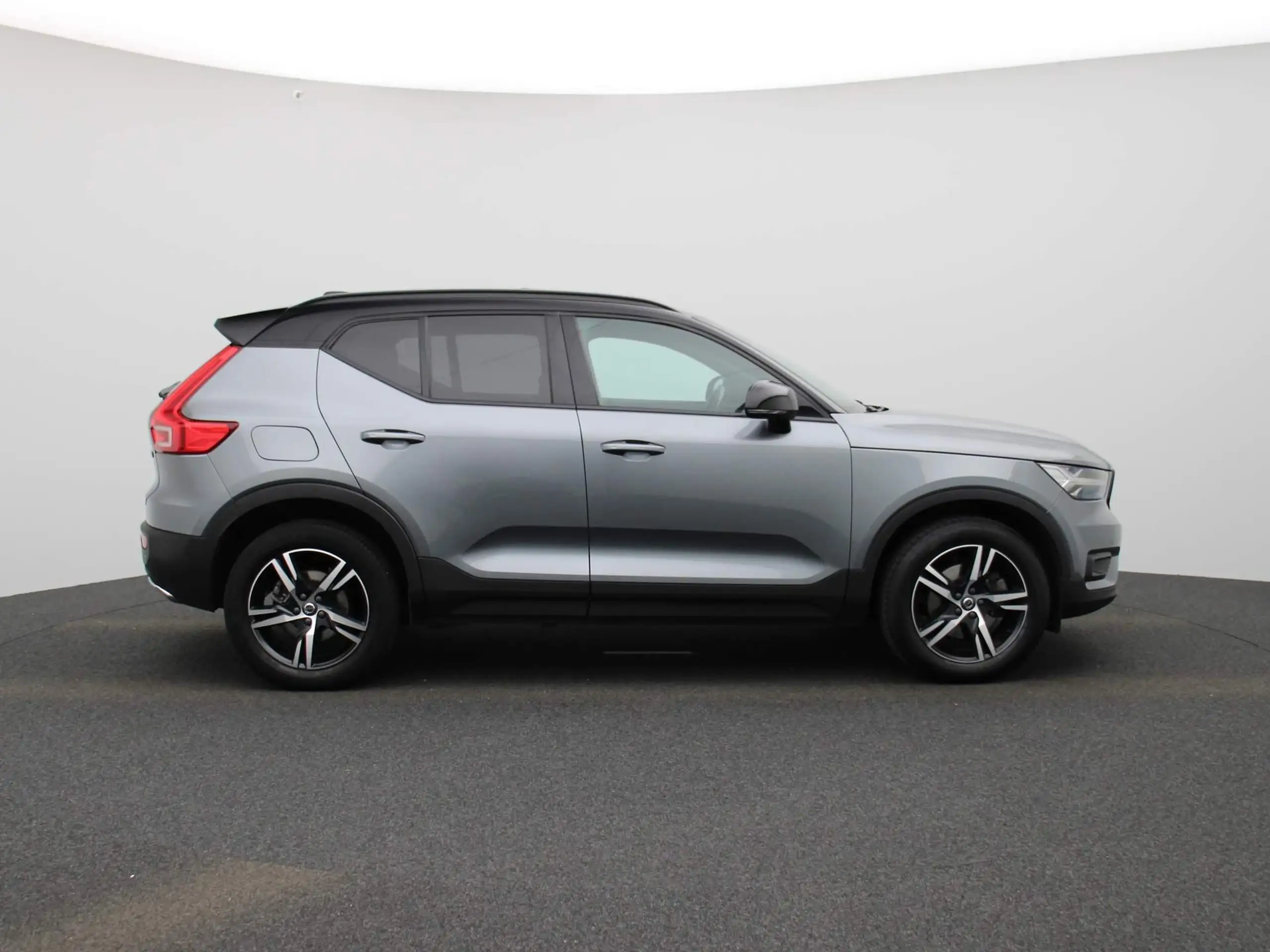 Volvo - XC40