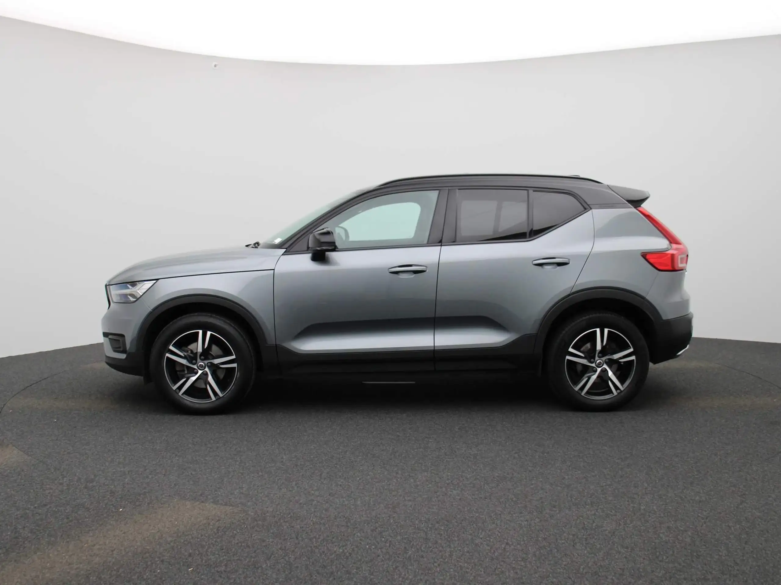 Volvo - XC40