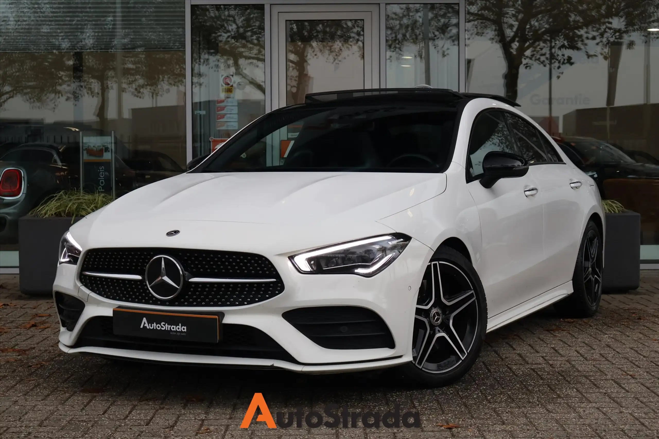 Mercedes-Benz - CLA 200