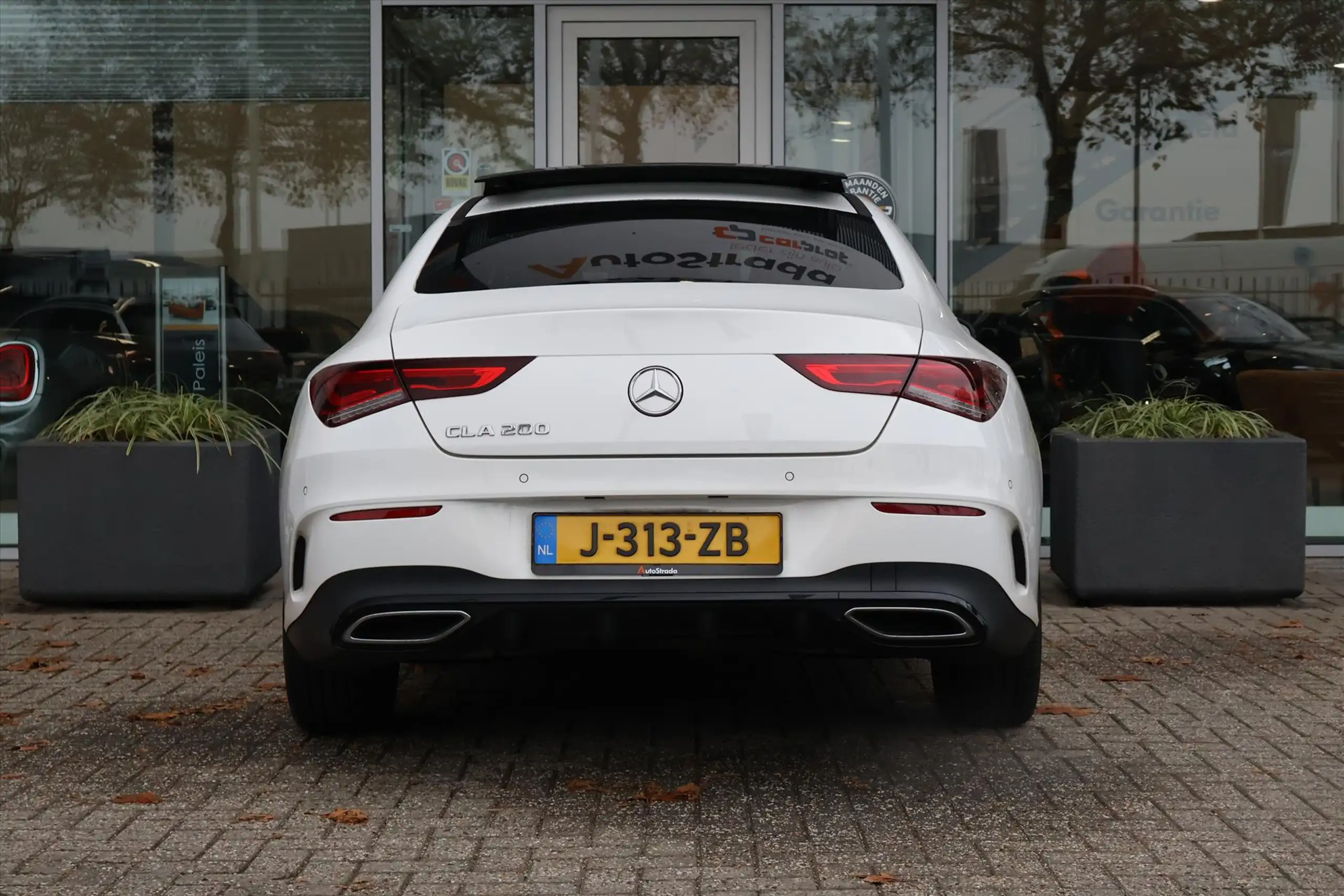 Mercedes-Benz - CLA 200