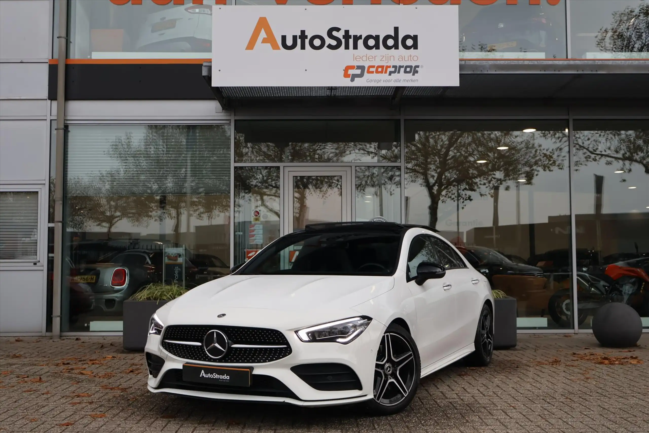 Mercedes-Benz - CLA 200