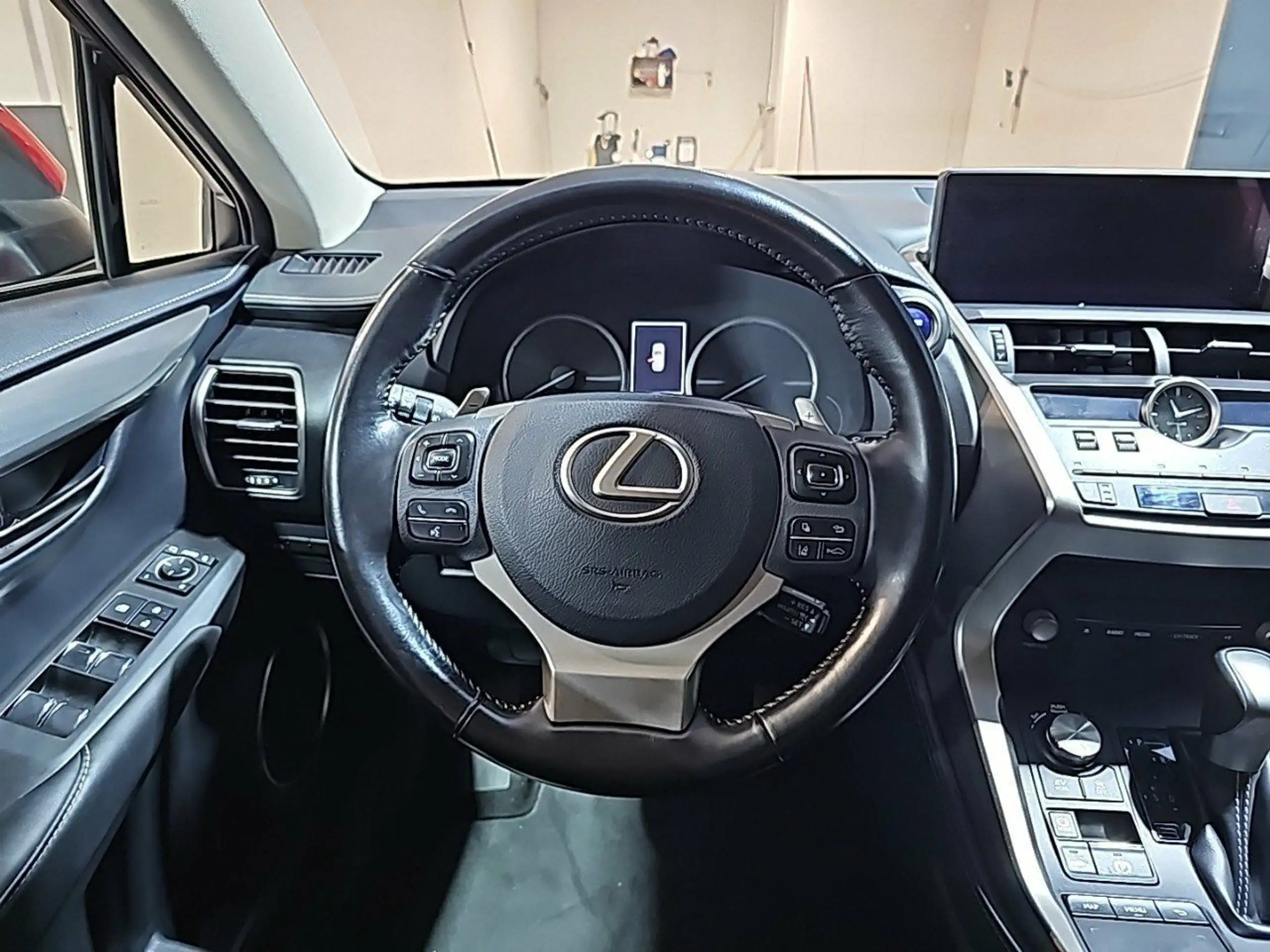 Lexus - NX 300h