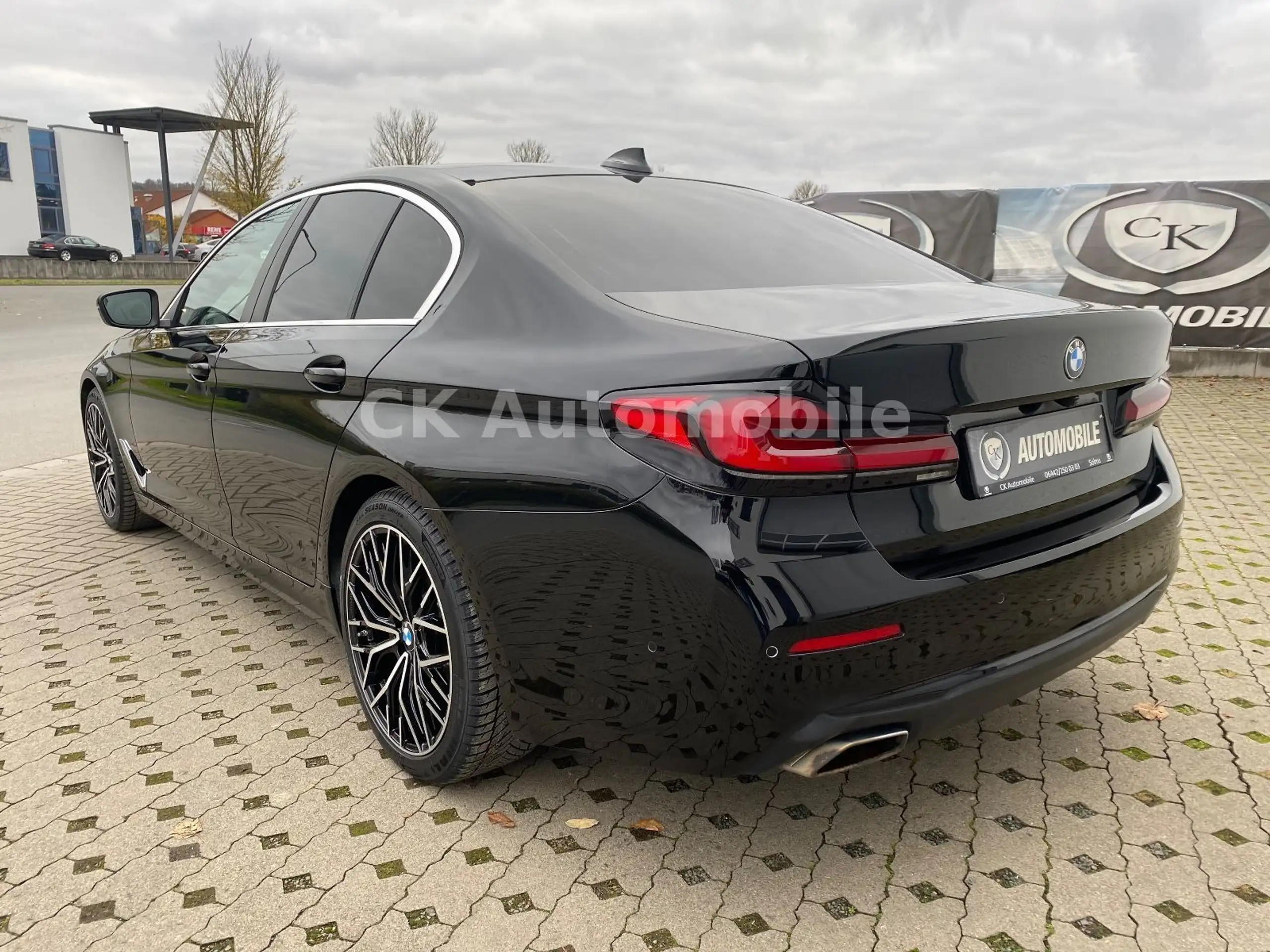 BMW - 530