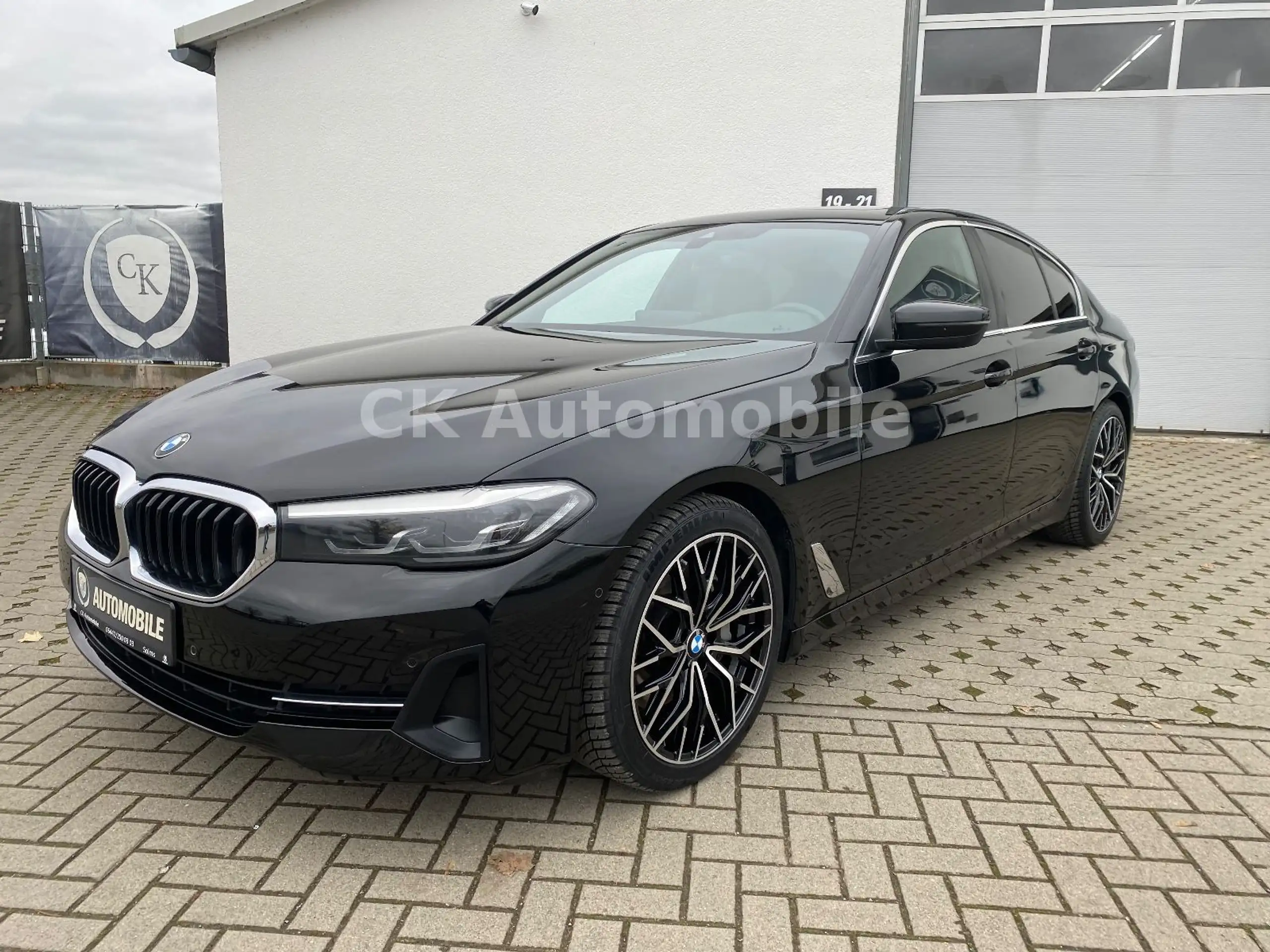 BMW - 530