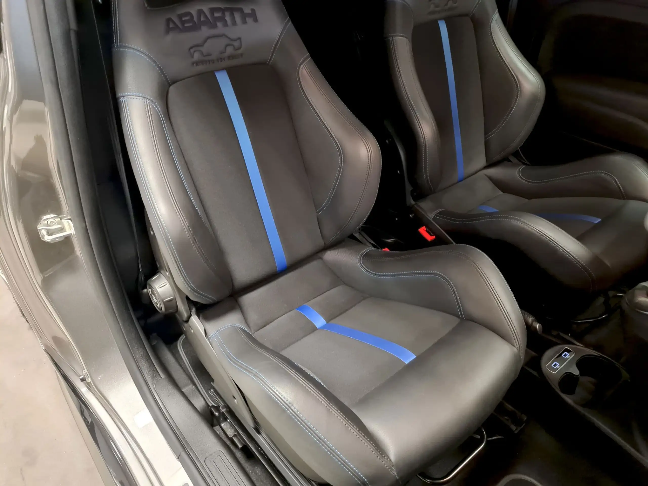 Abarth - 695