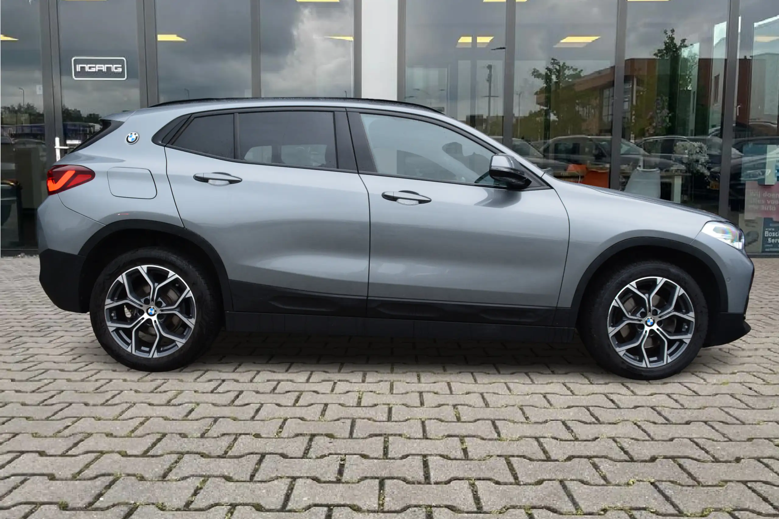 BMW - X2