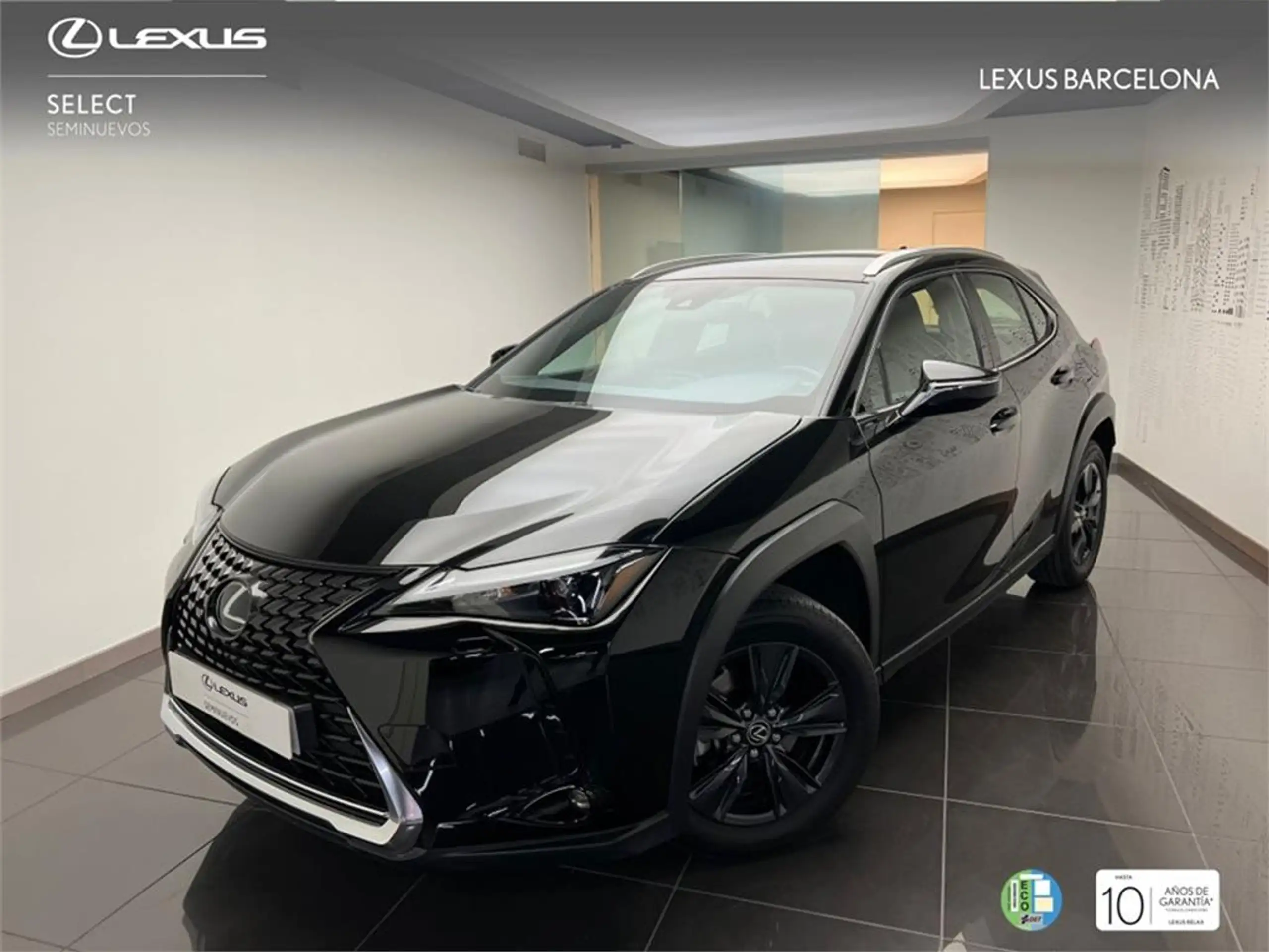 Lexus - UX 200