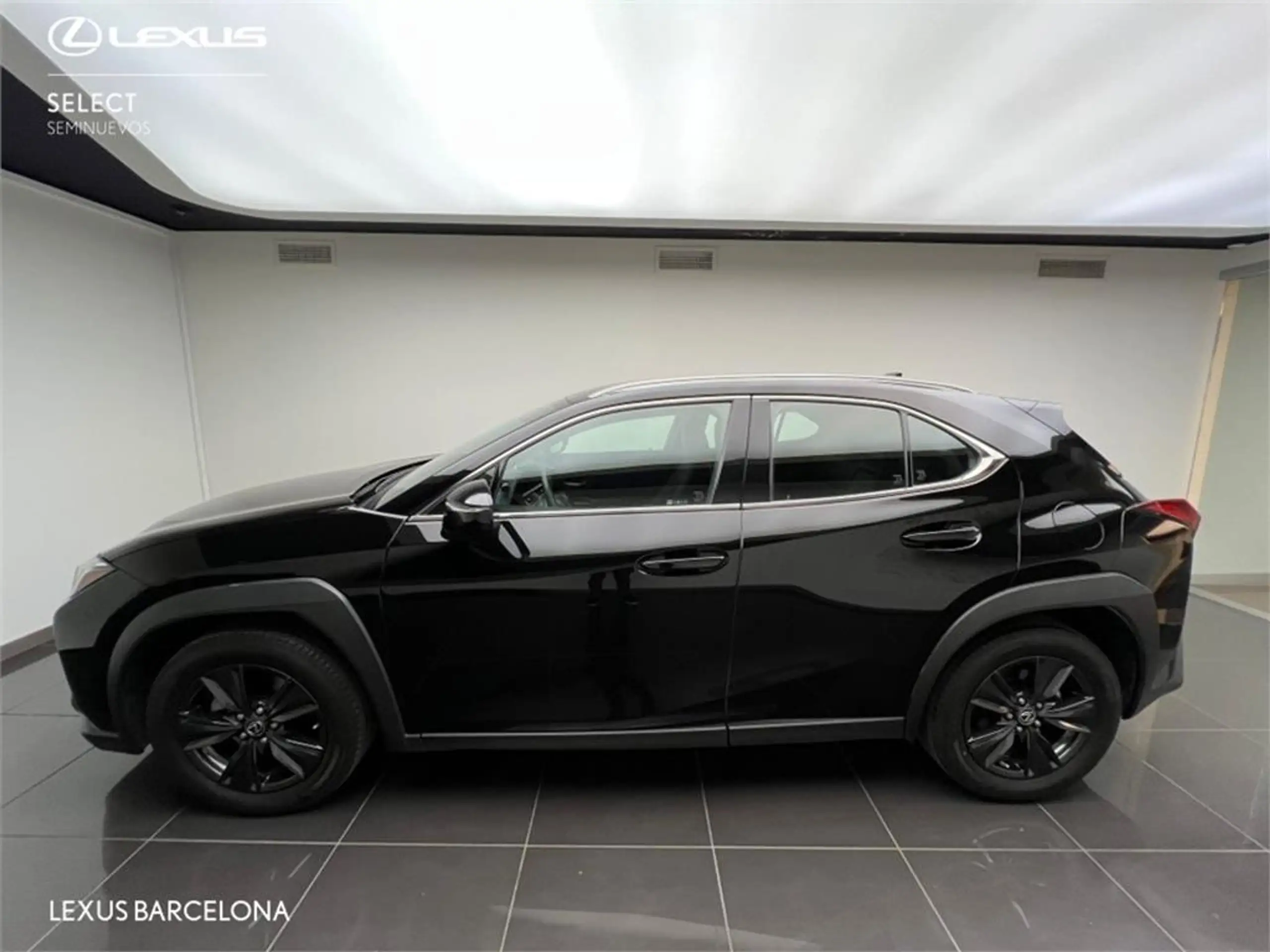 Lexus - UX 200