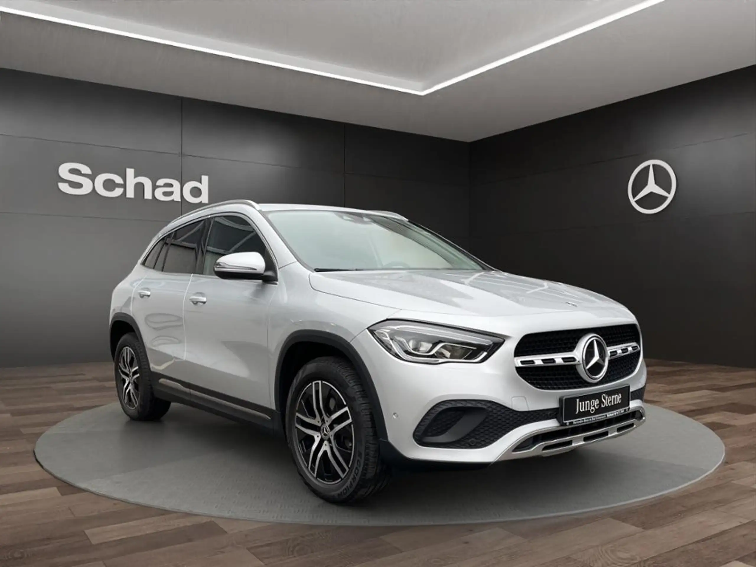 Mercedes-Benz - GLA 200