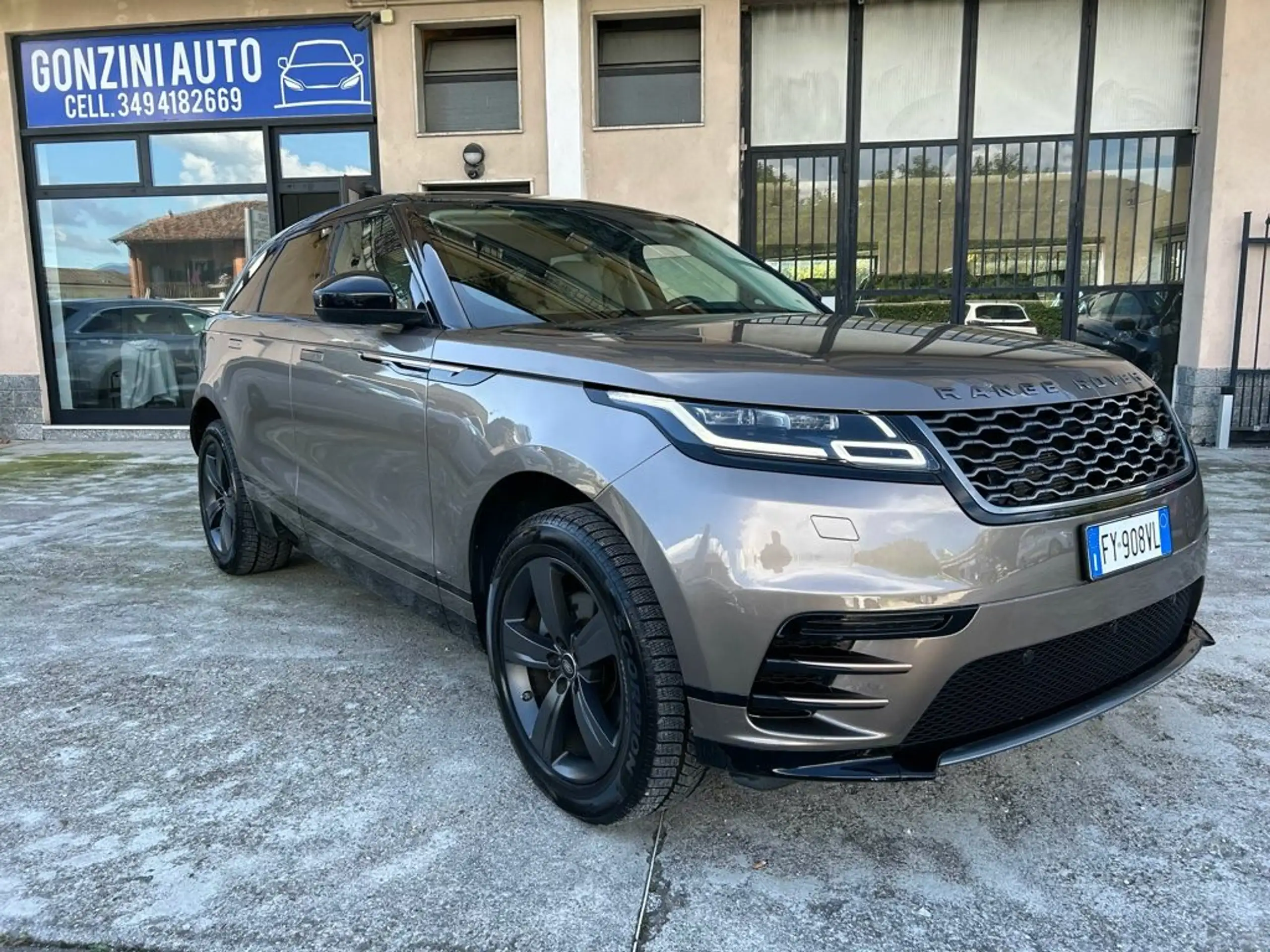 Land Rover - Range Rover Velar