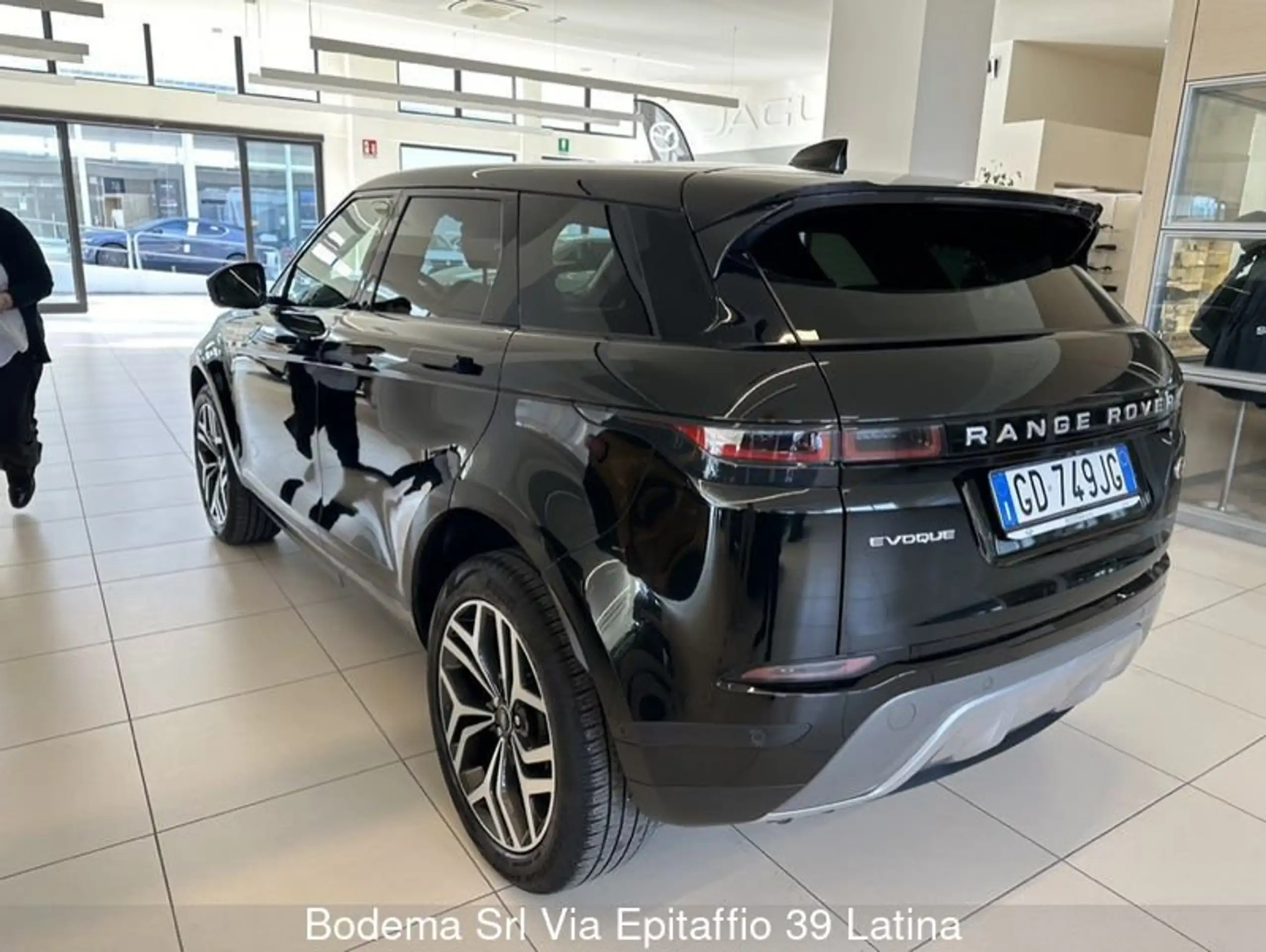 Land Rover - Range Rover Evoque