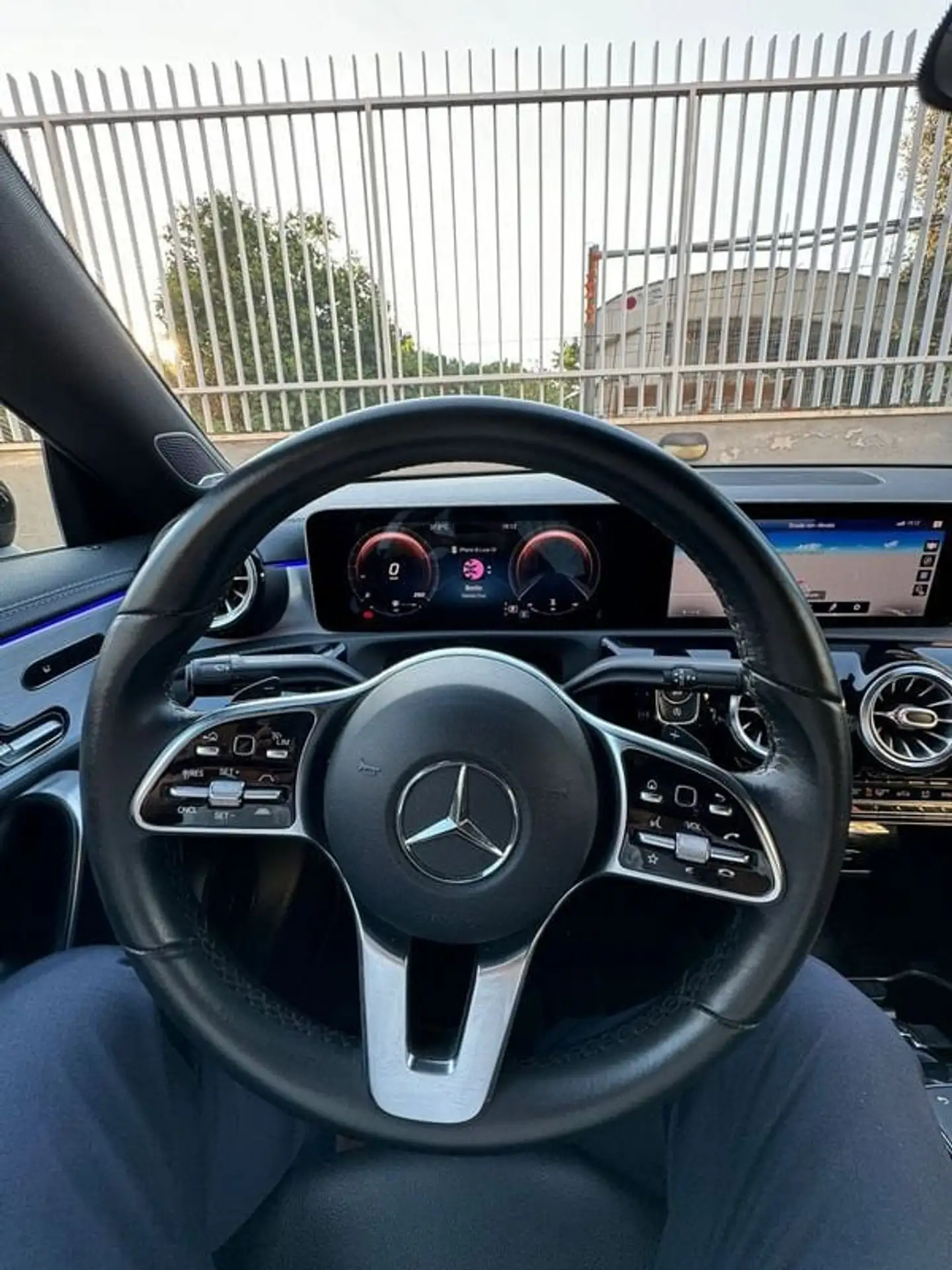 Mercedes-Benz - CLA 180