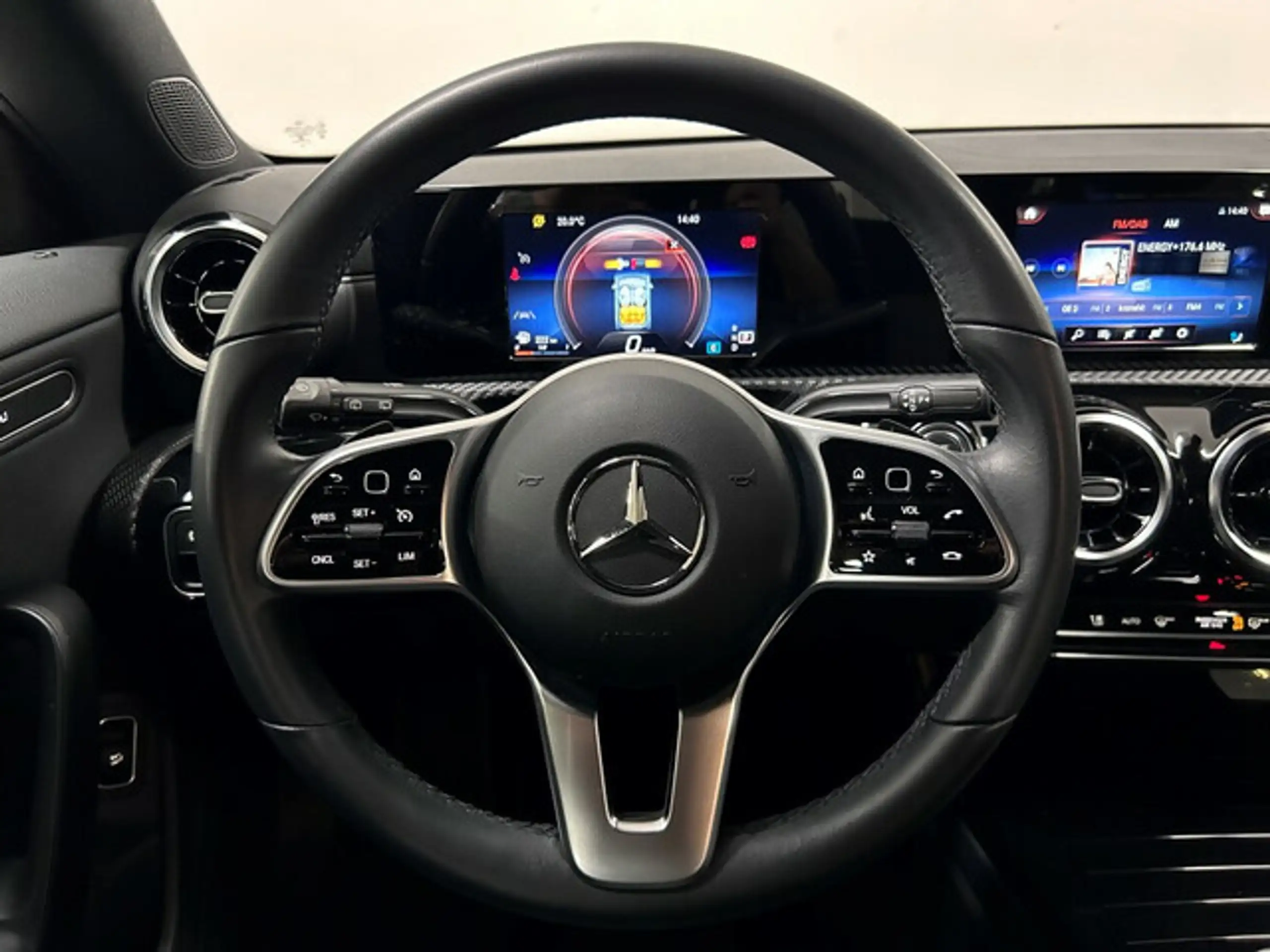 Mercedes-Benz - CLA 220