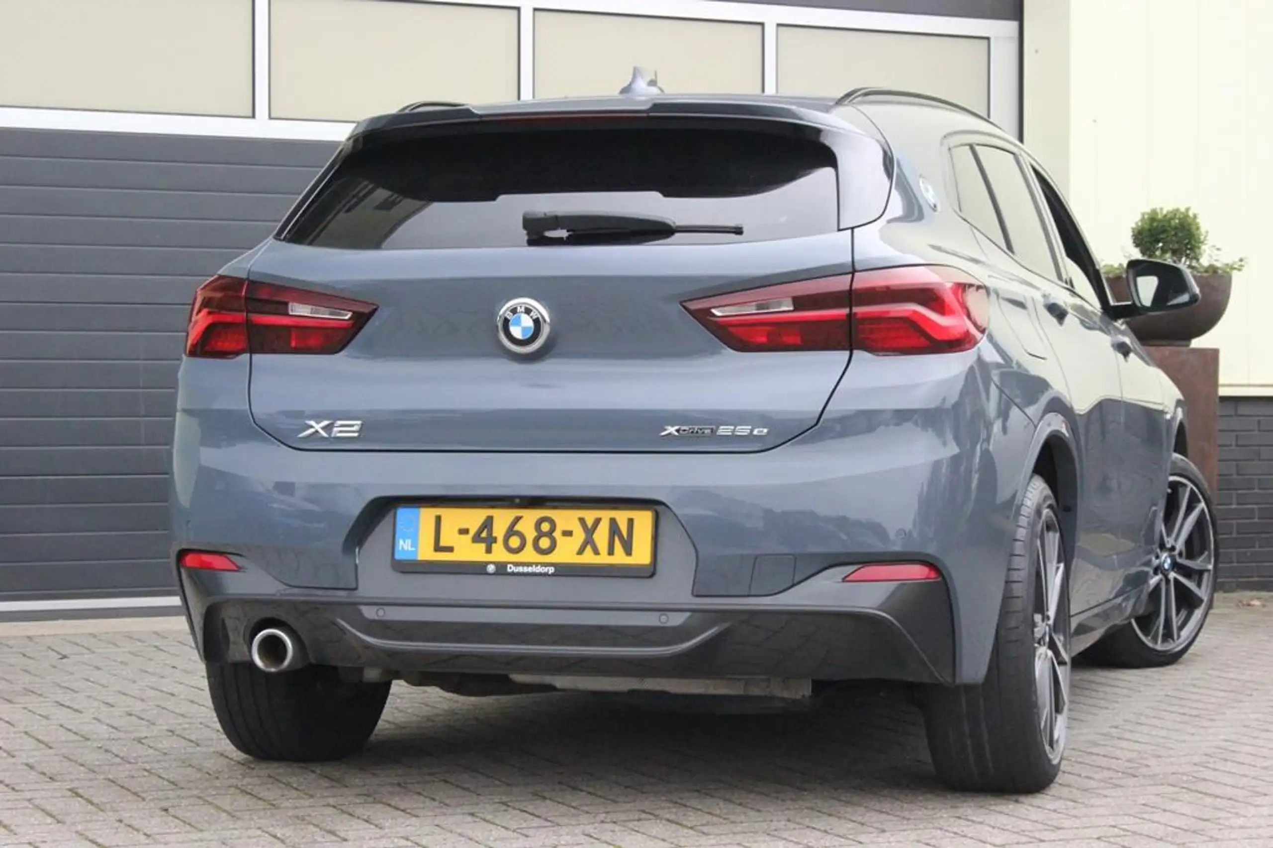 BMW - X2