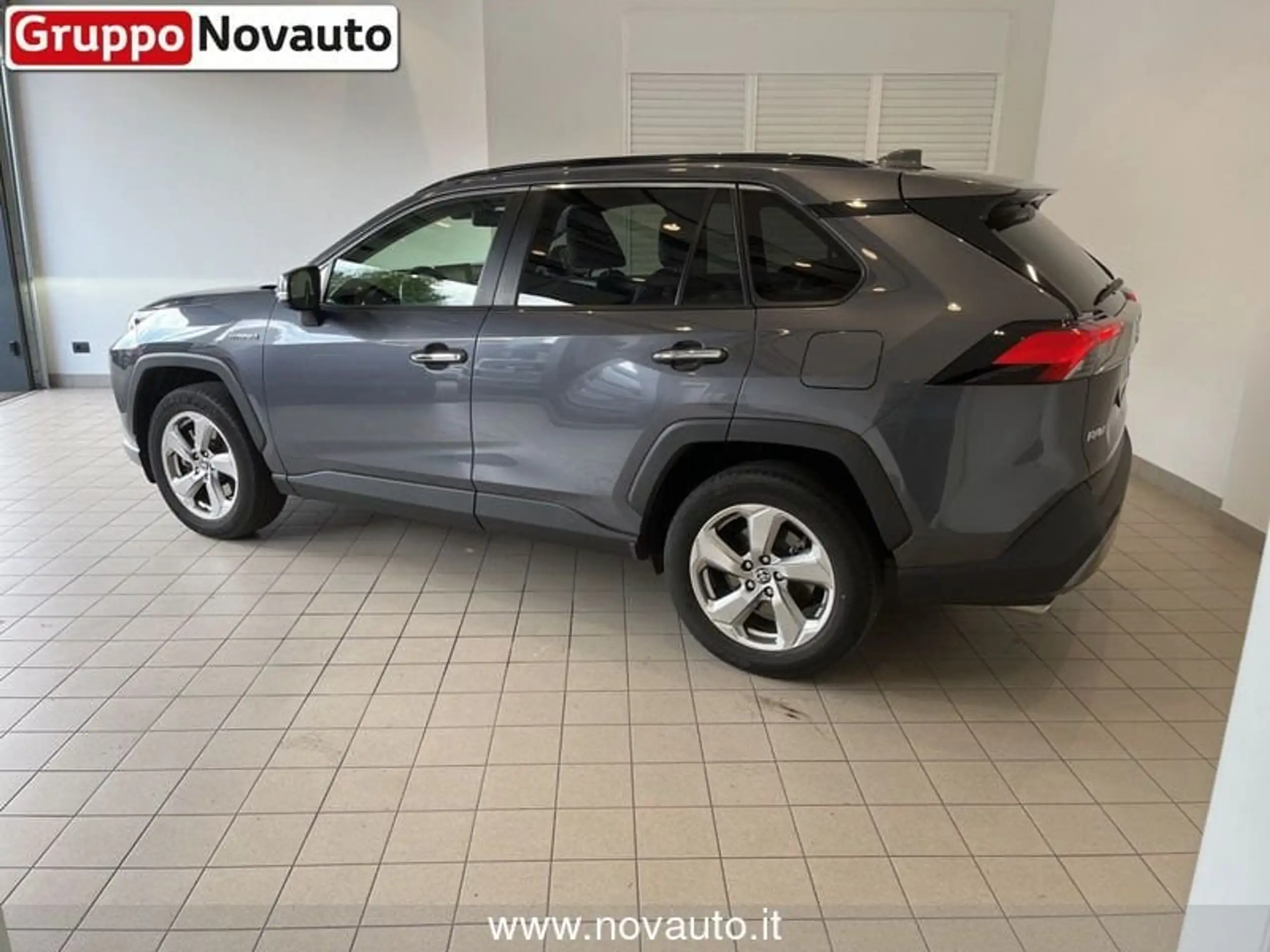 Toyota - RAV 4