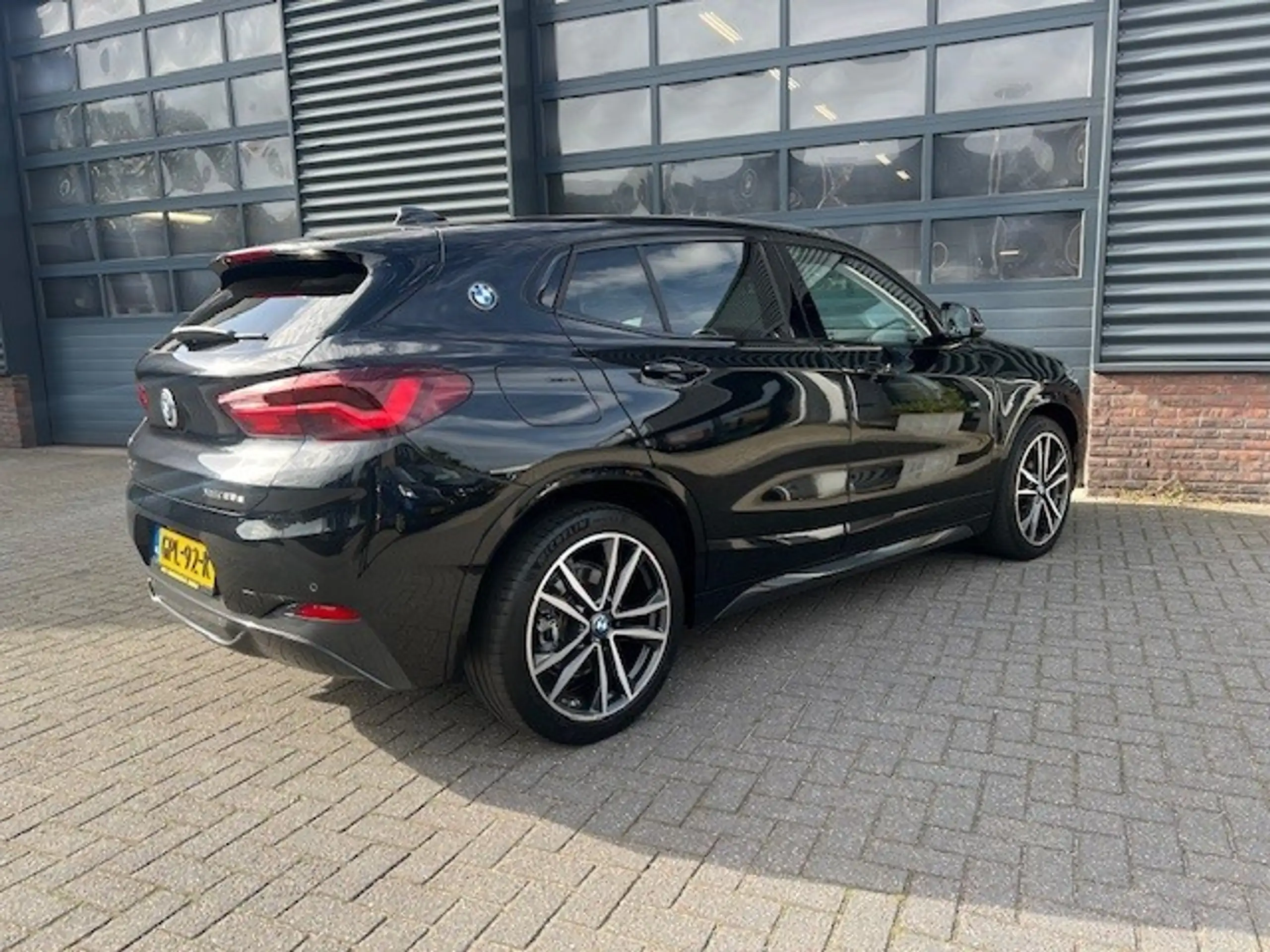 BMW - X2