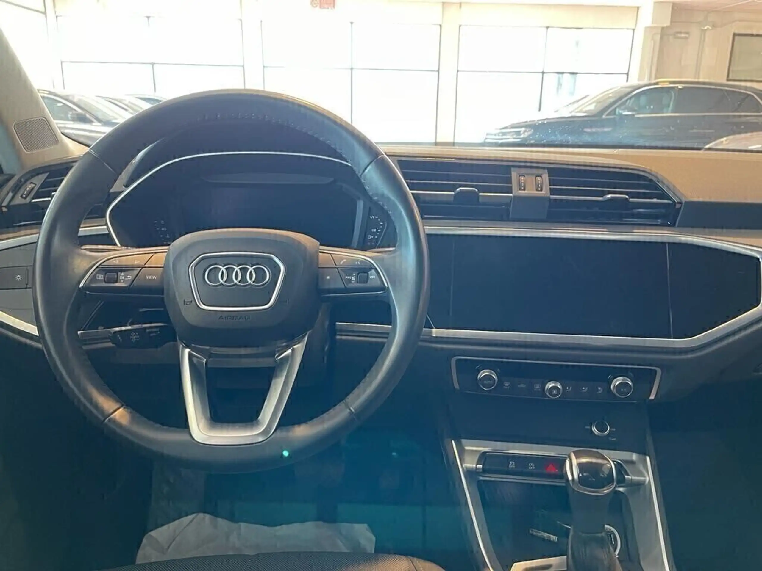 Audi - Q3