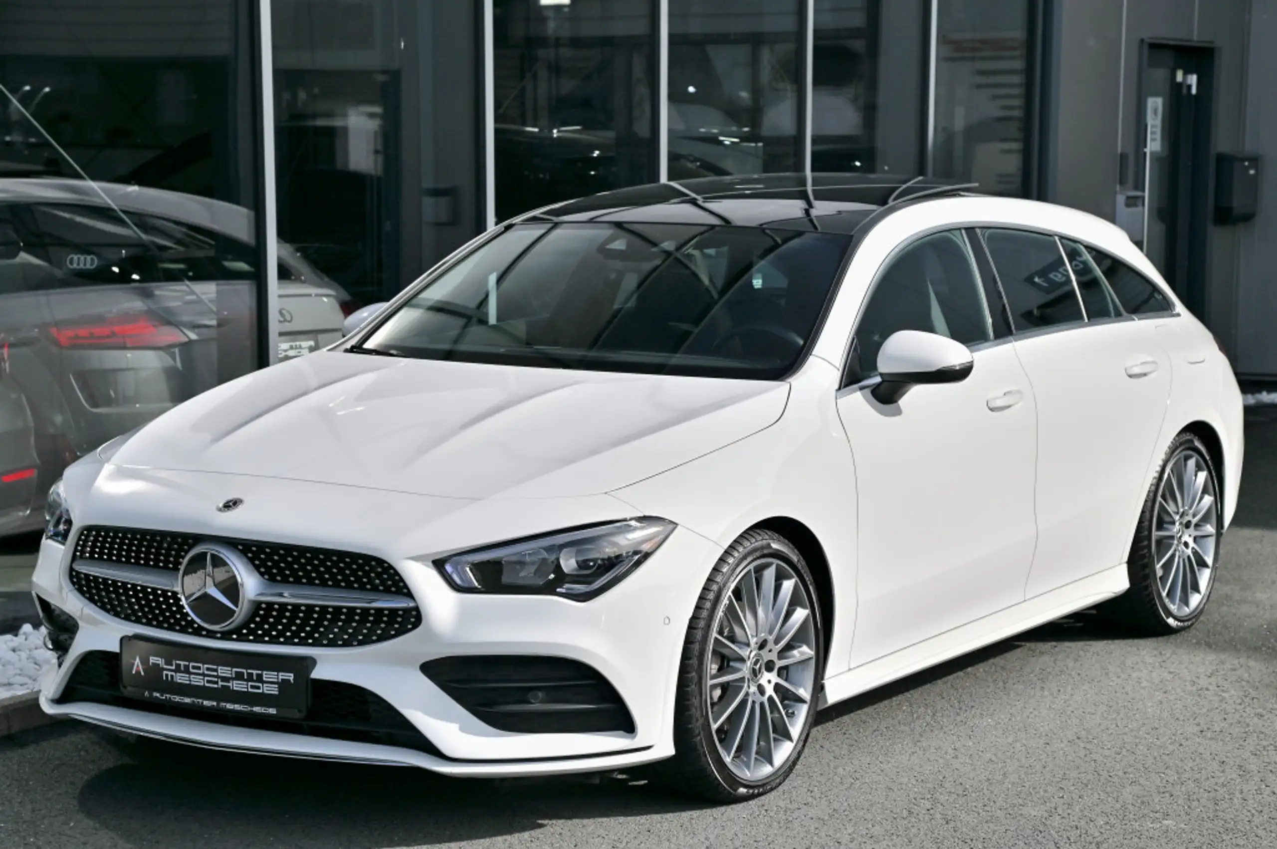 Mercedes-Benz - CLA 200