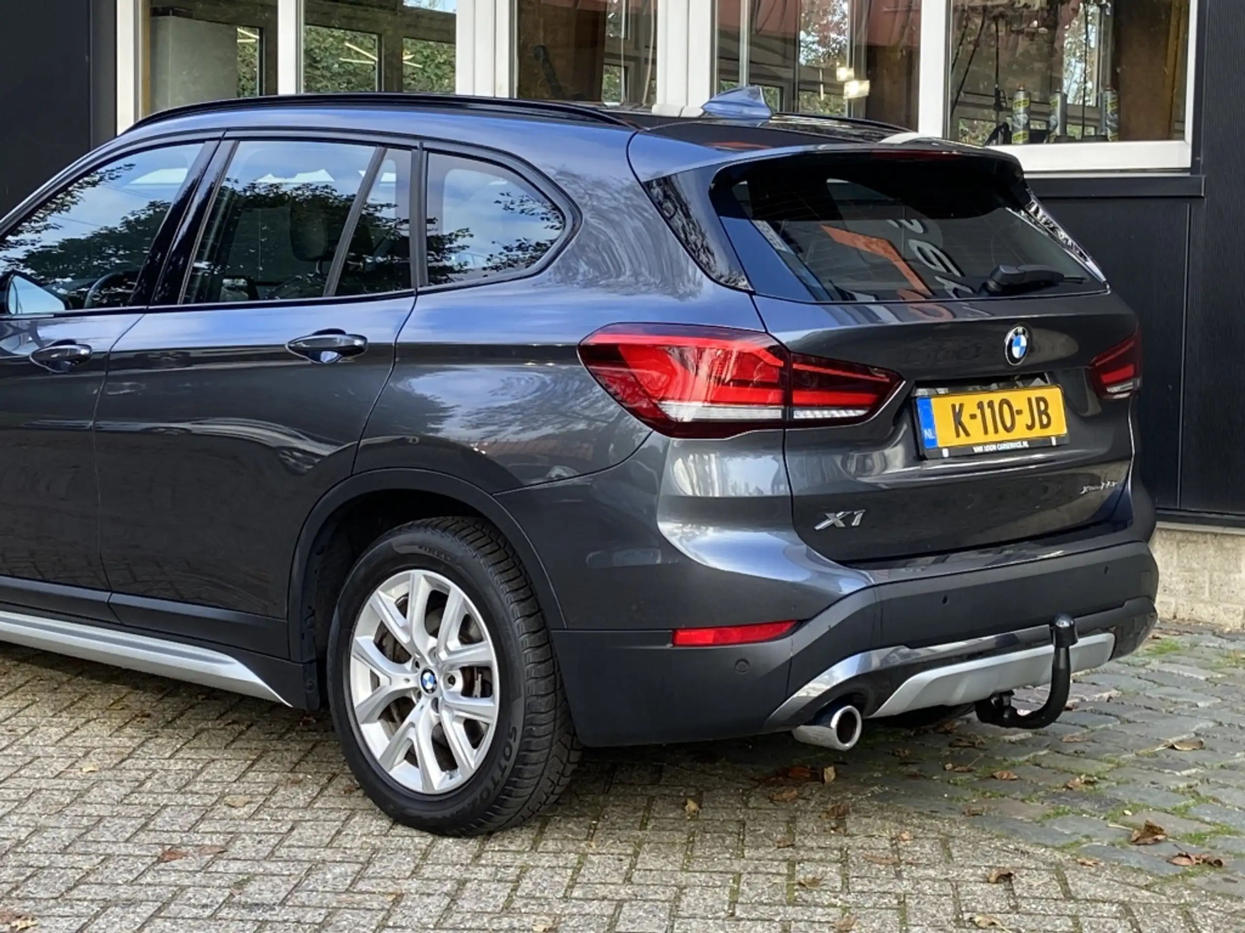 BMW - X1