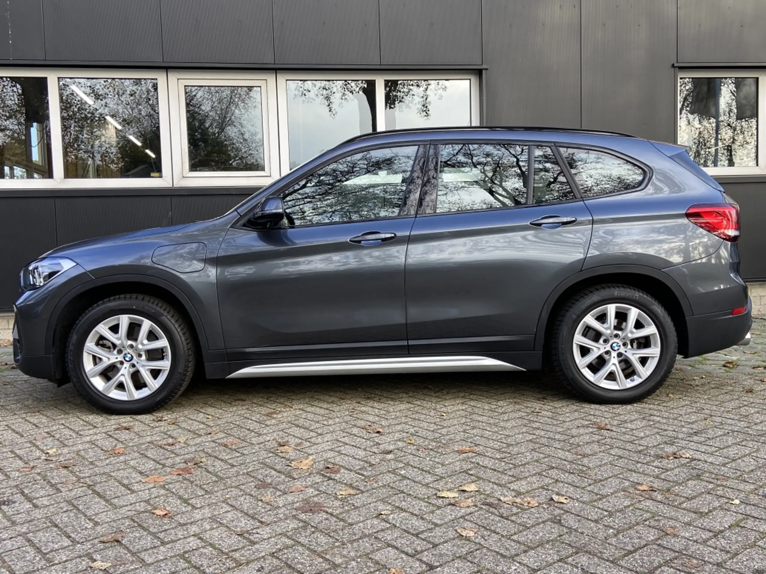 BMW - X1