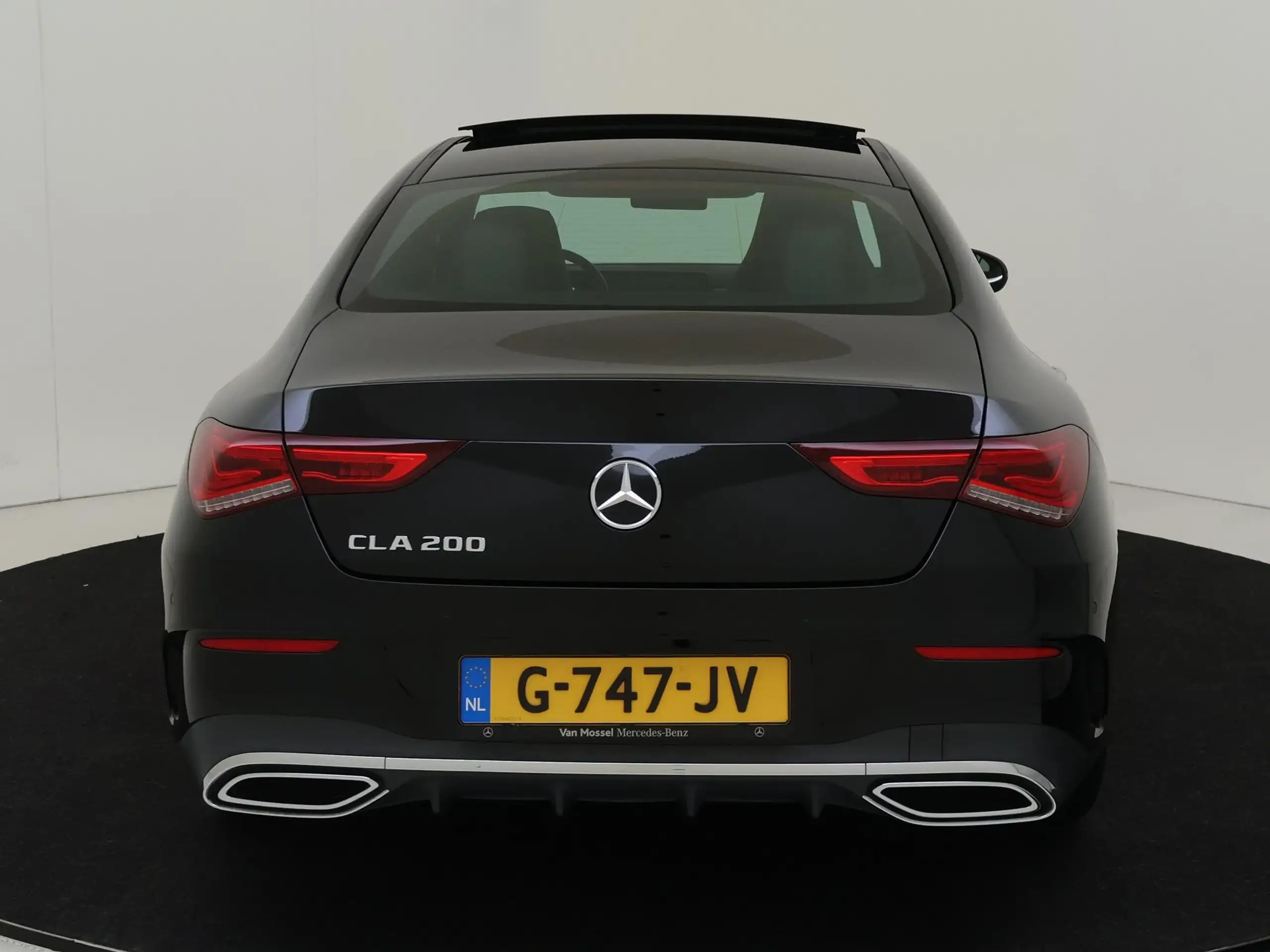 Mercedes-Benz - CLA 200