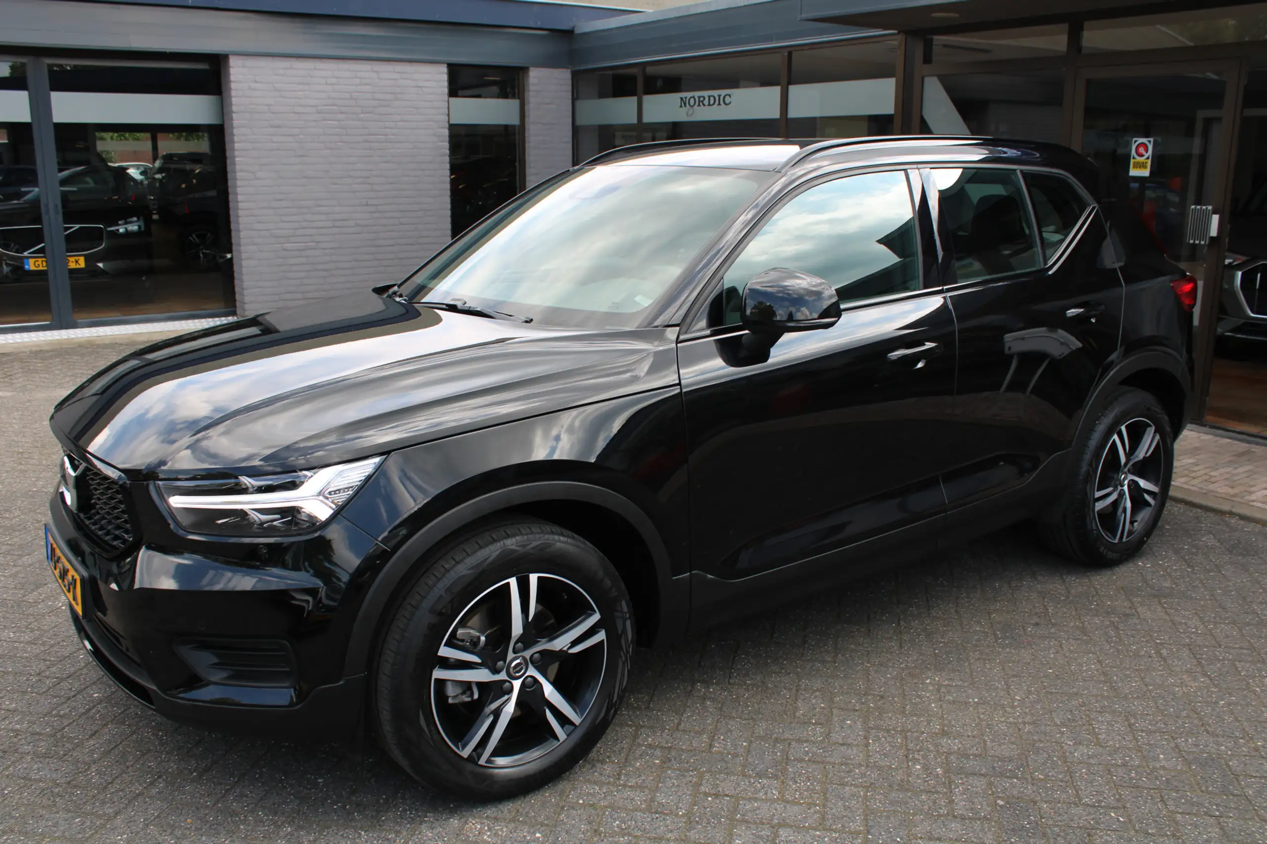 Volvo - XC40