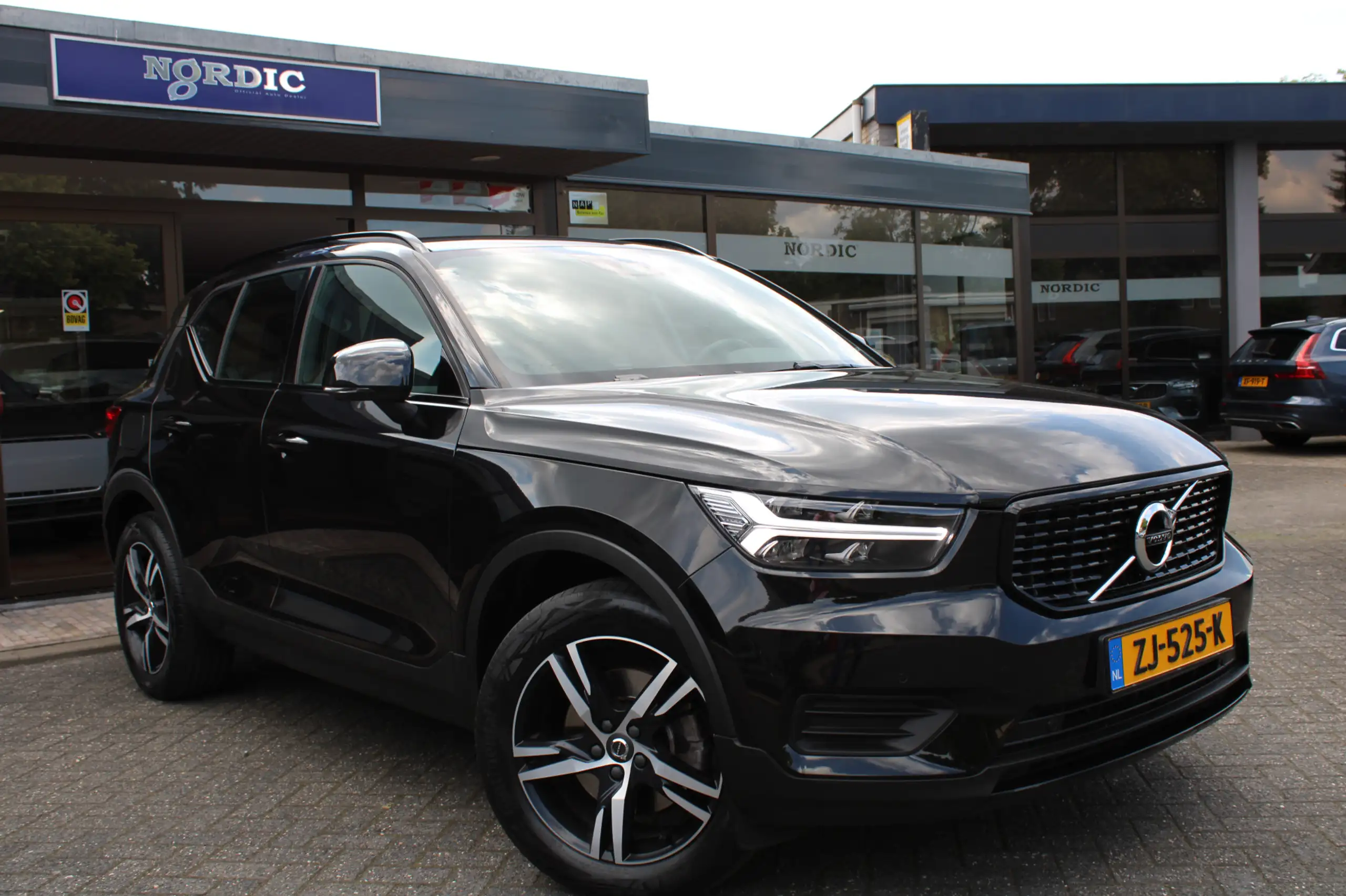 Volvo - XC40