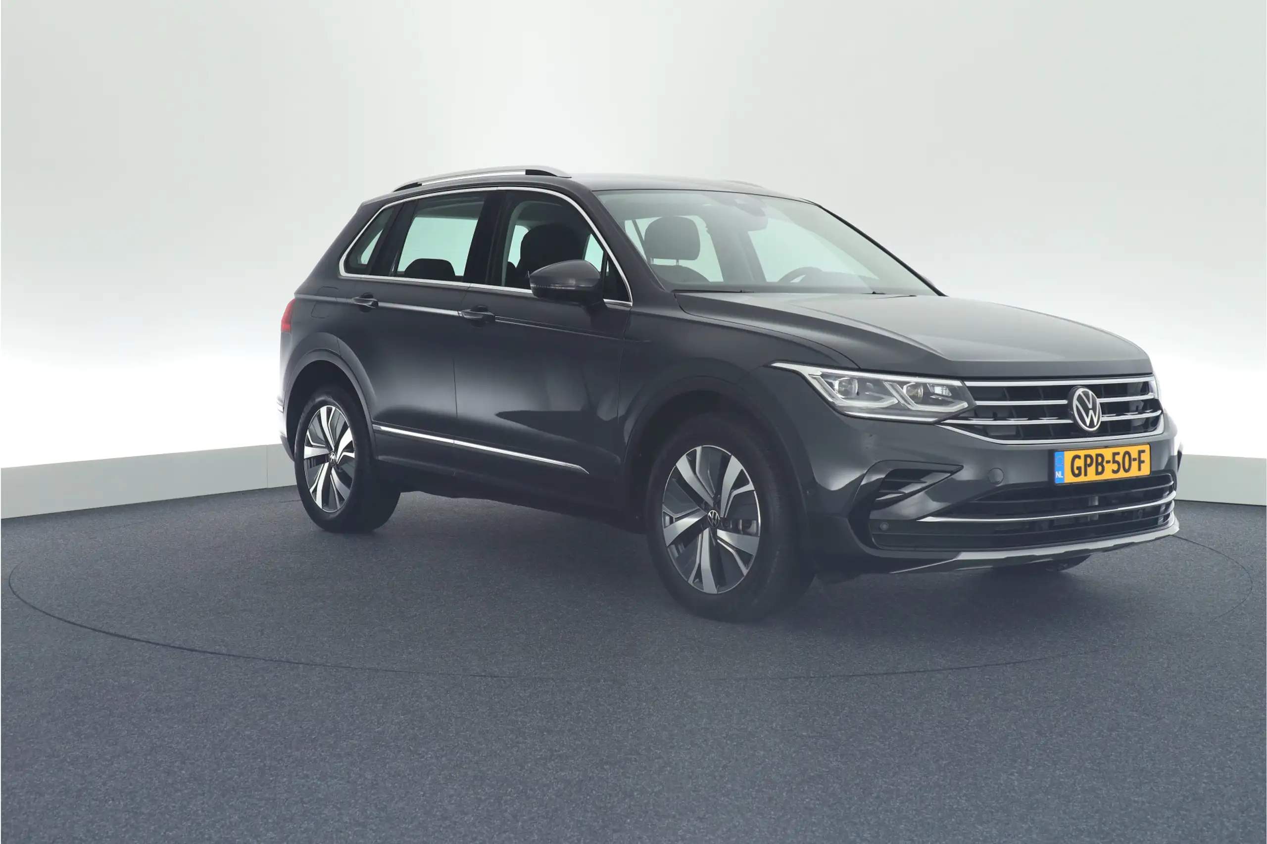 Volkswagen - Tiguan